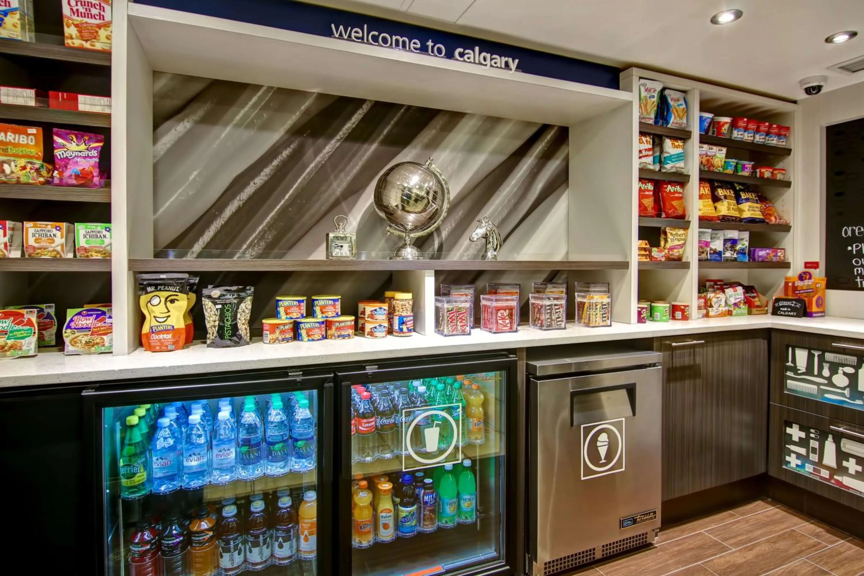 Restaurant/places to eat in Hampton Inn & Suites by Hilton Calgary-Airport