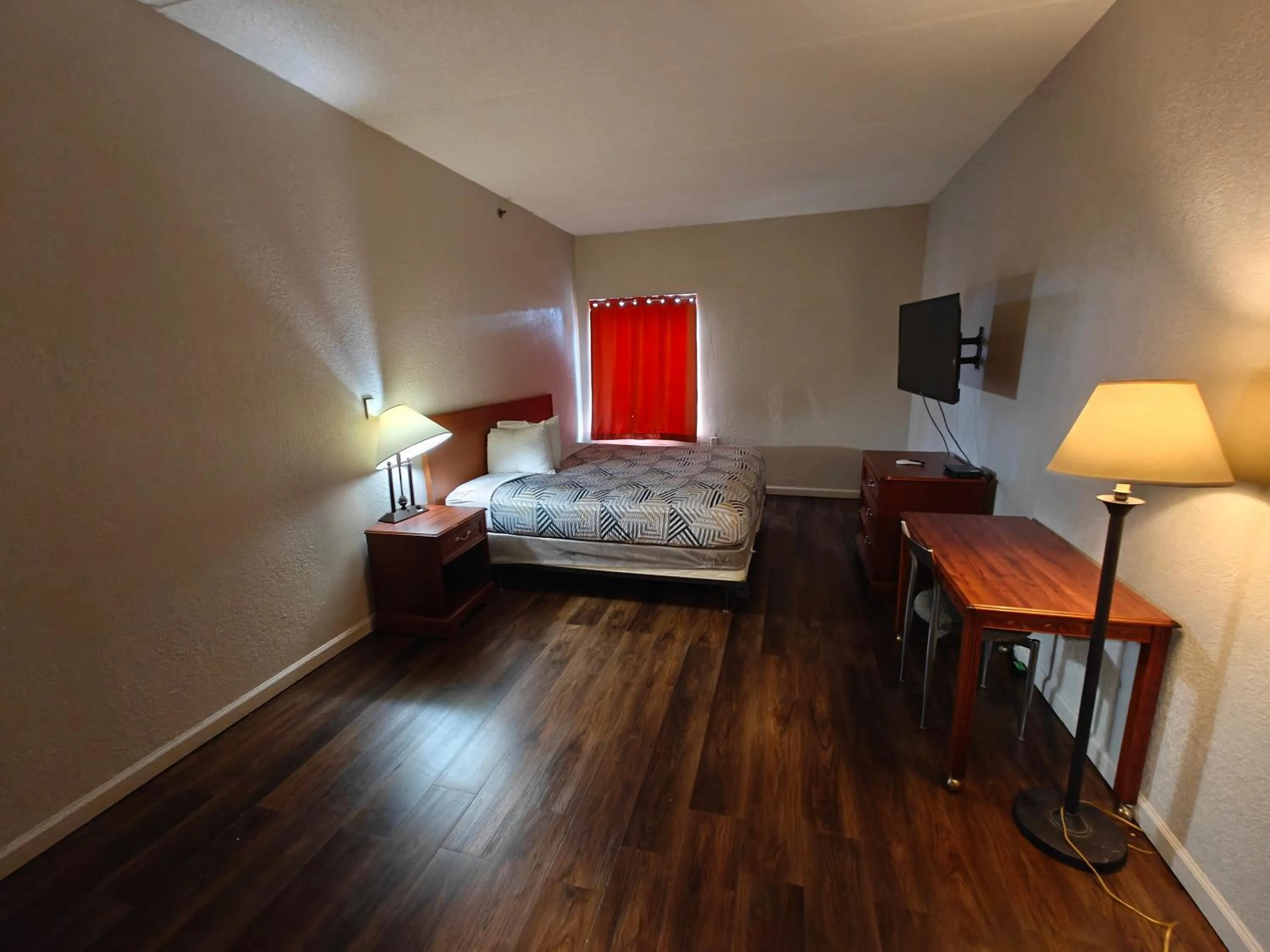 Bedroom, Bed in Budgetel Inns & Suites - Atlanta Galleria Stadium