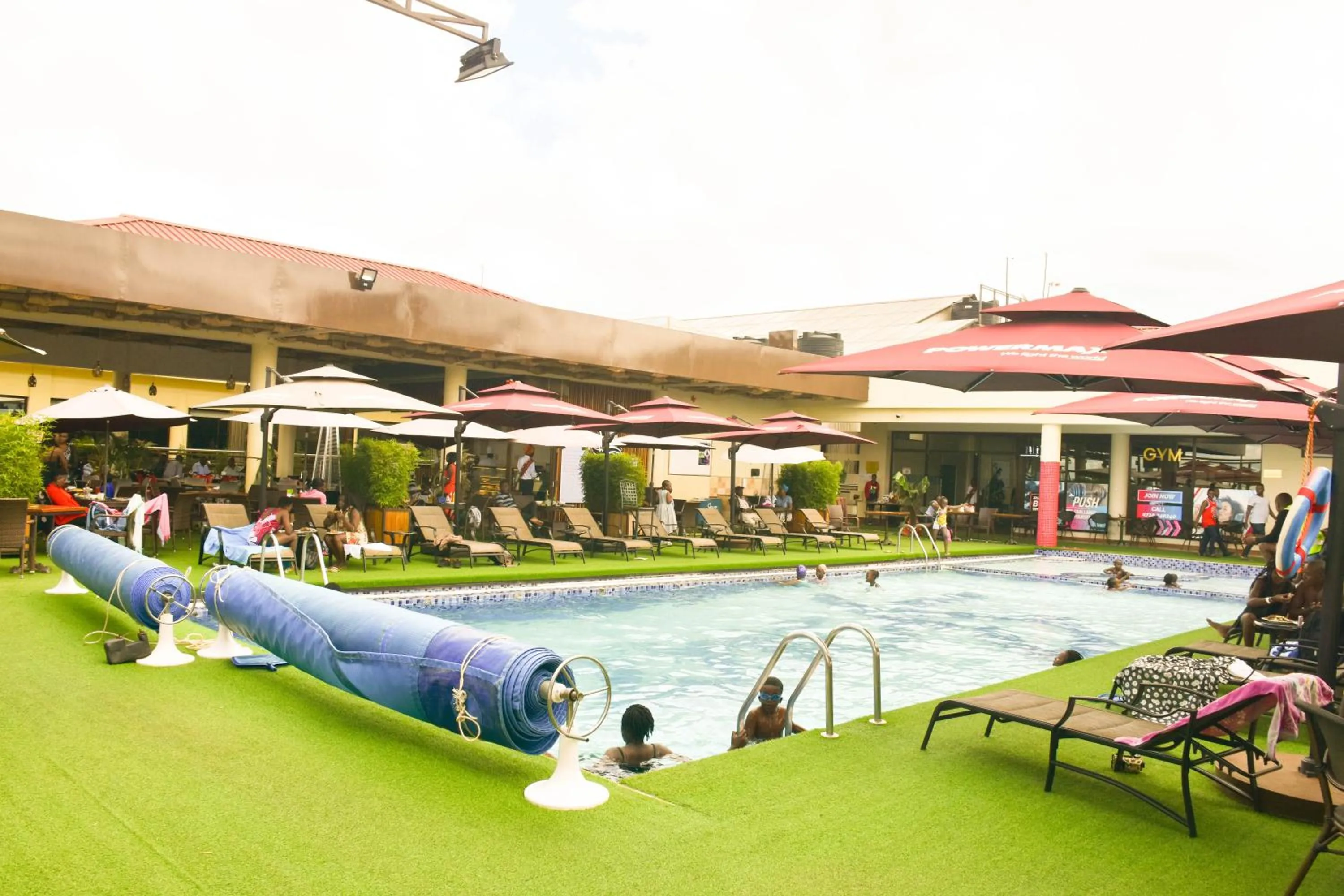 Swimming pool in Verona Hotel and Conference Center