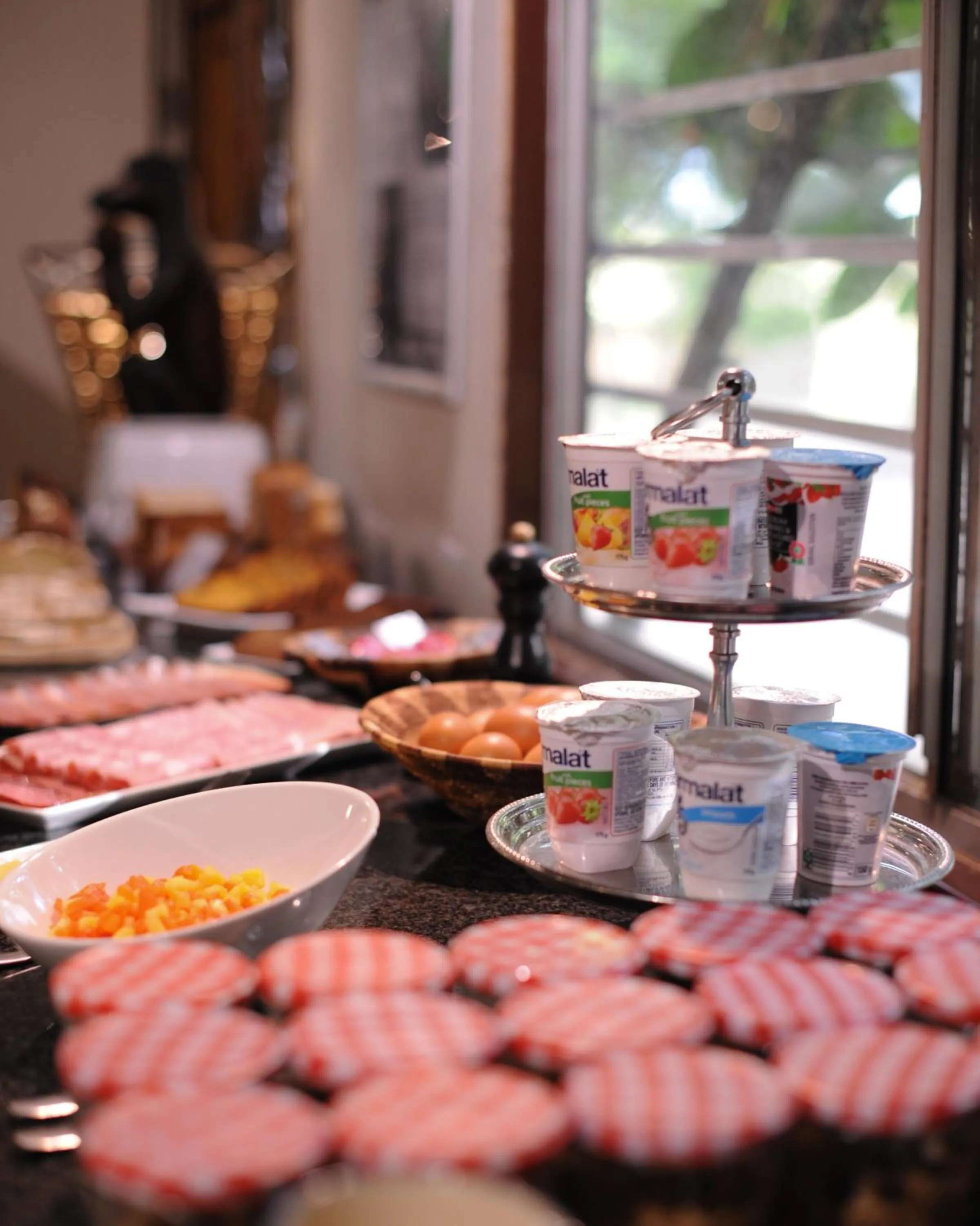 Continental breakfast in The Waterfront, Maun