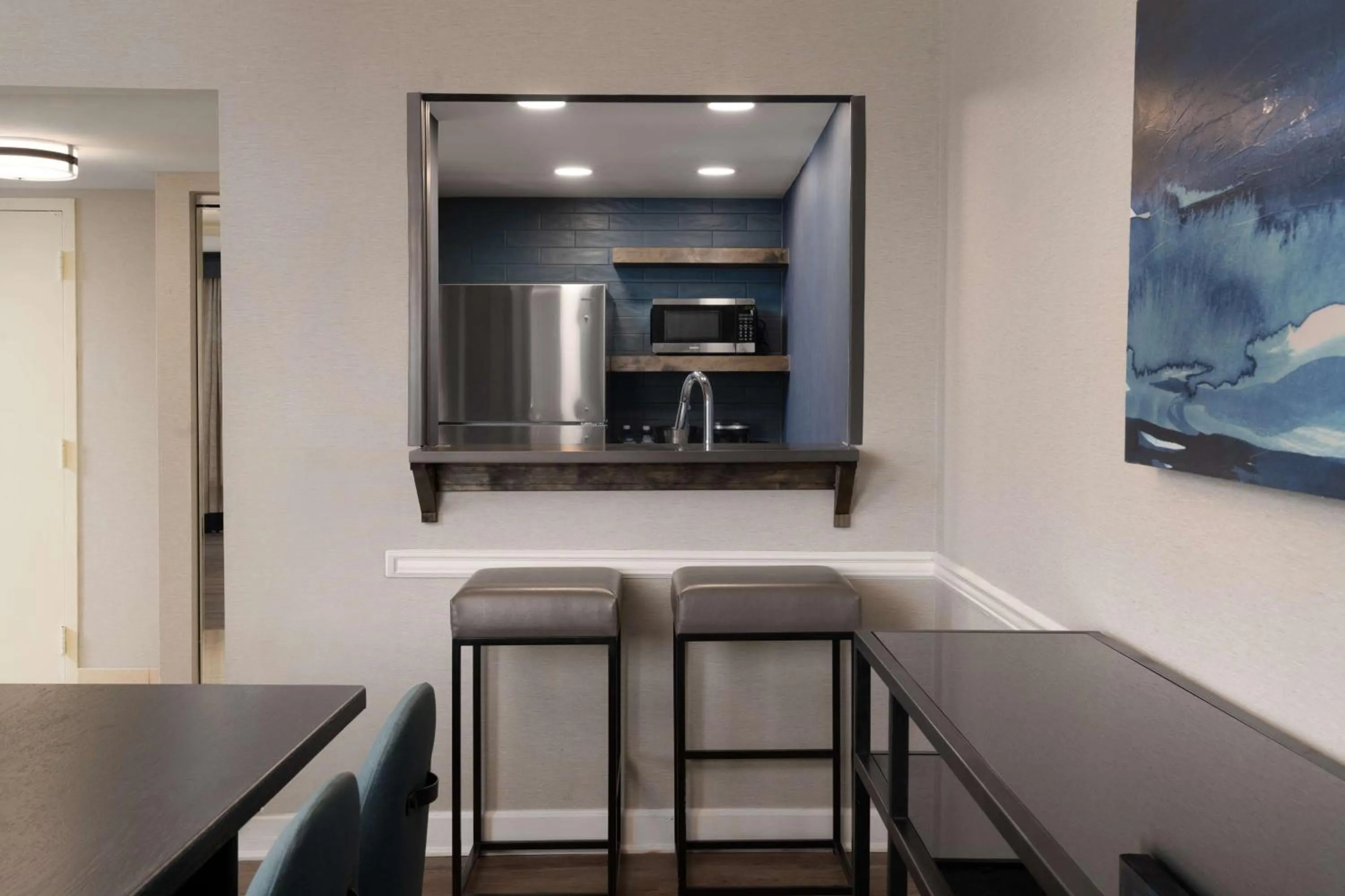 Kitchen or kitchenette in DoubleTree By Hilton Baltimore North Pikesville