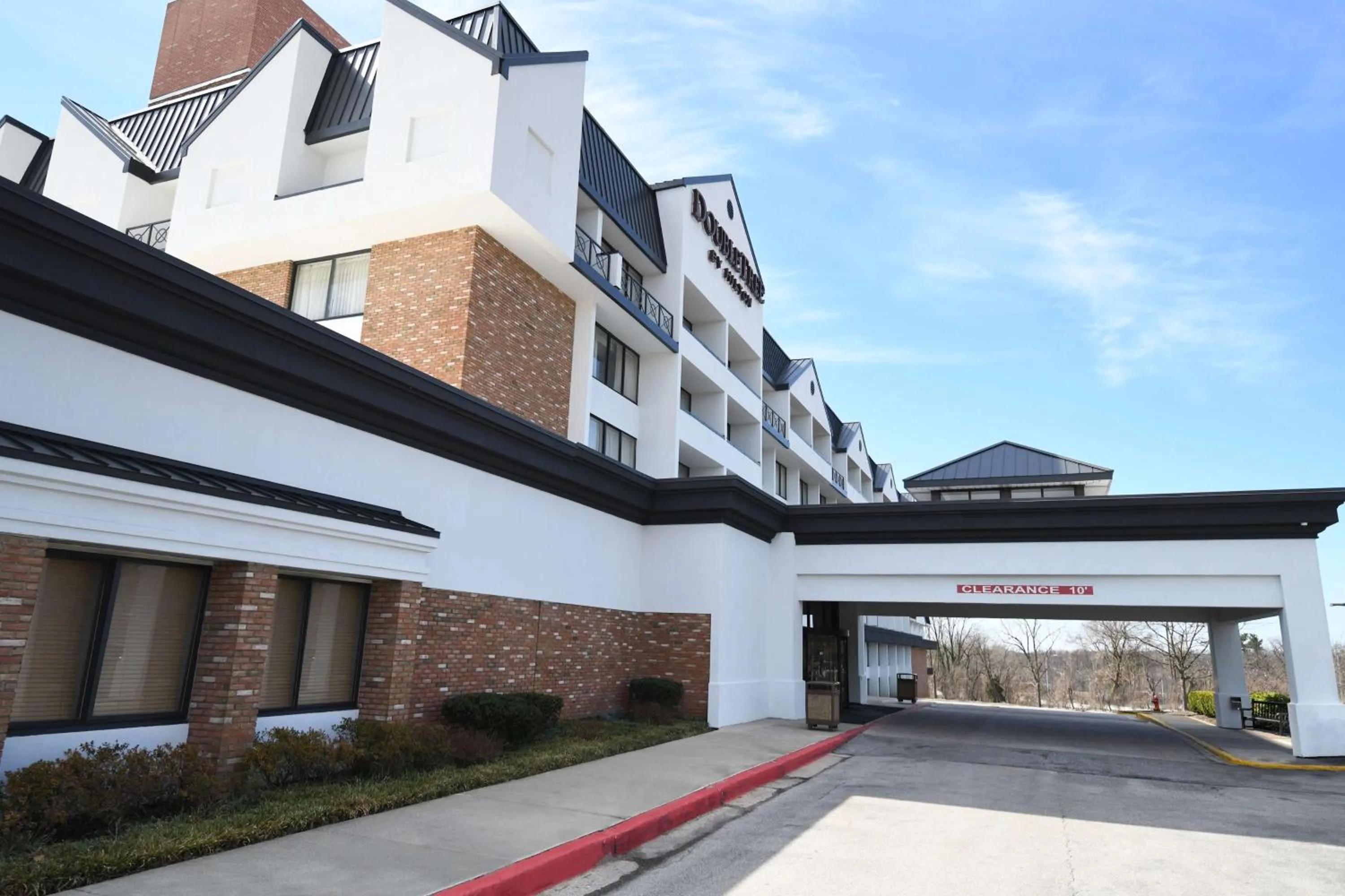 Property building in DoubleTree By Hilton Baltimore North Pikesville