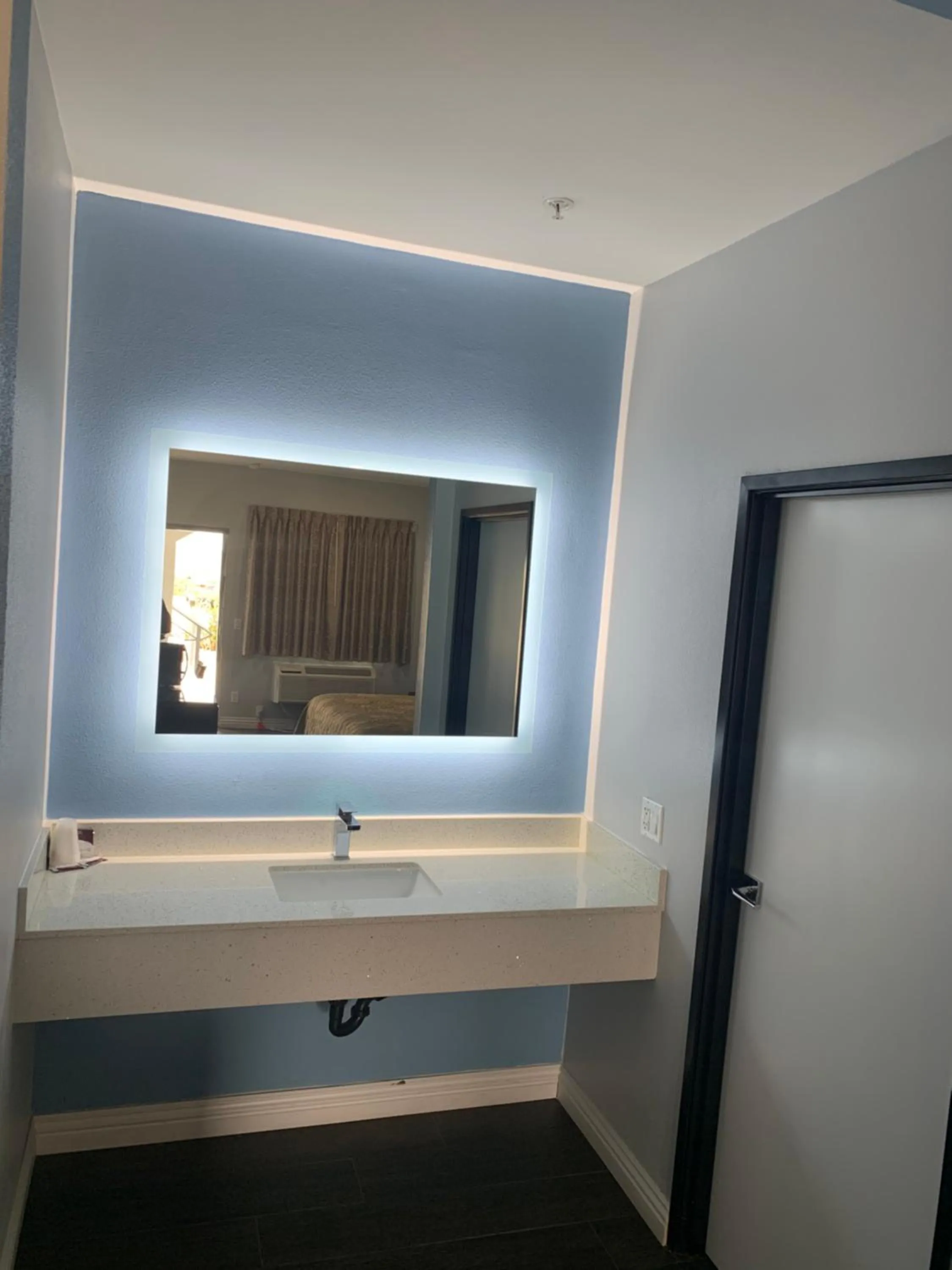 Bathroom in Crescent Inn