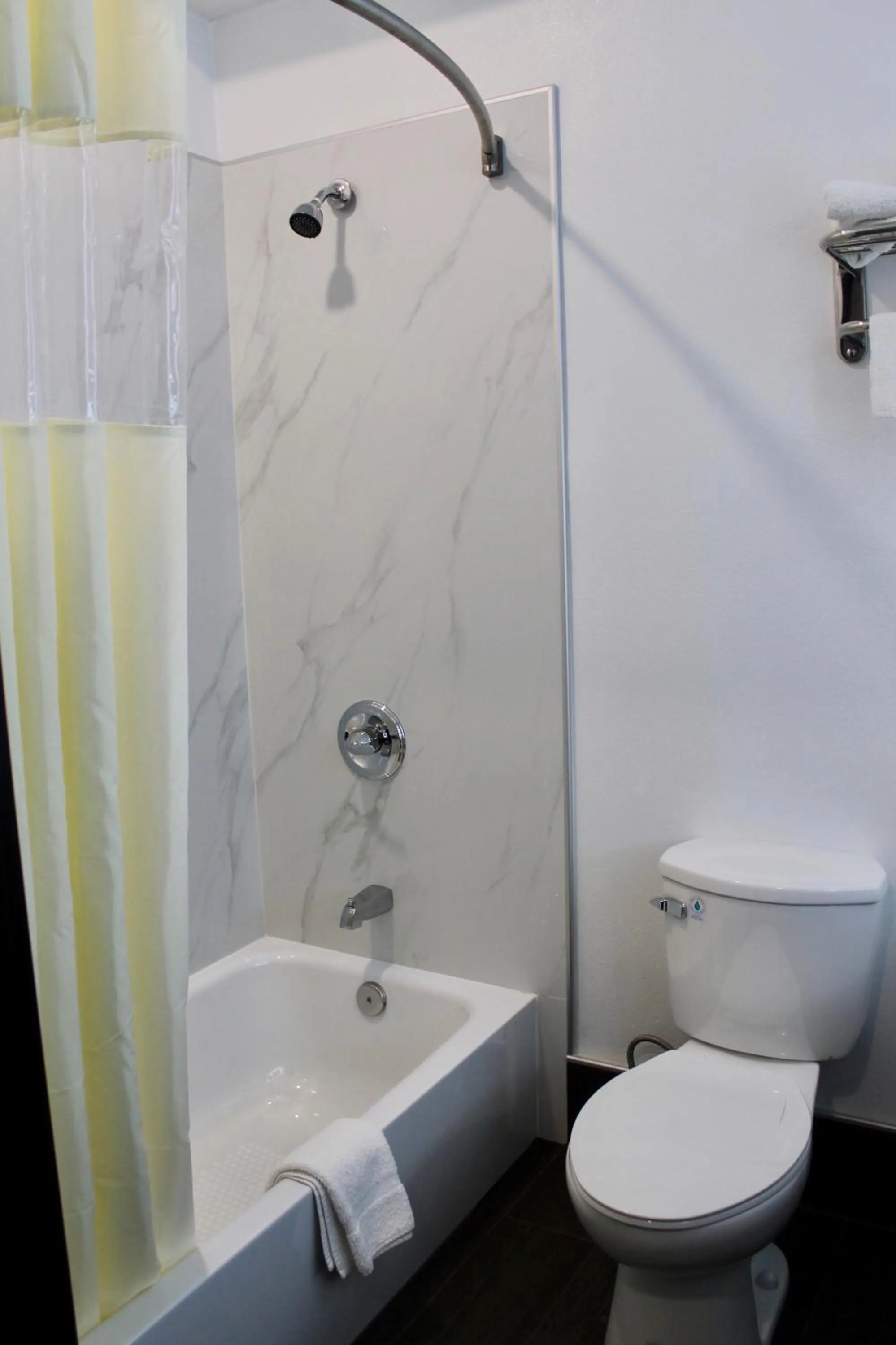 Toilet in Crescent Inn