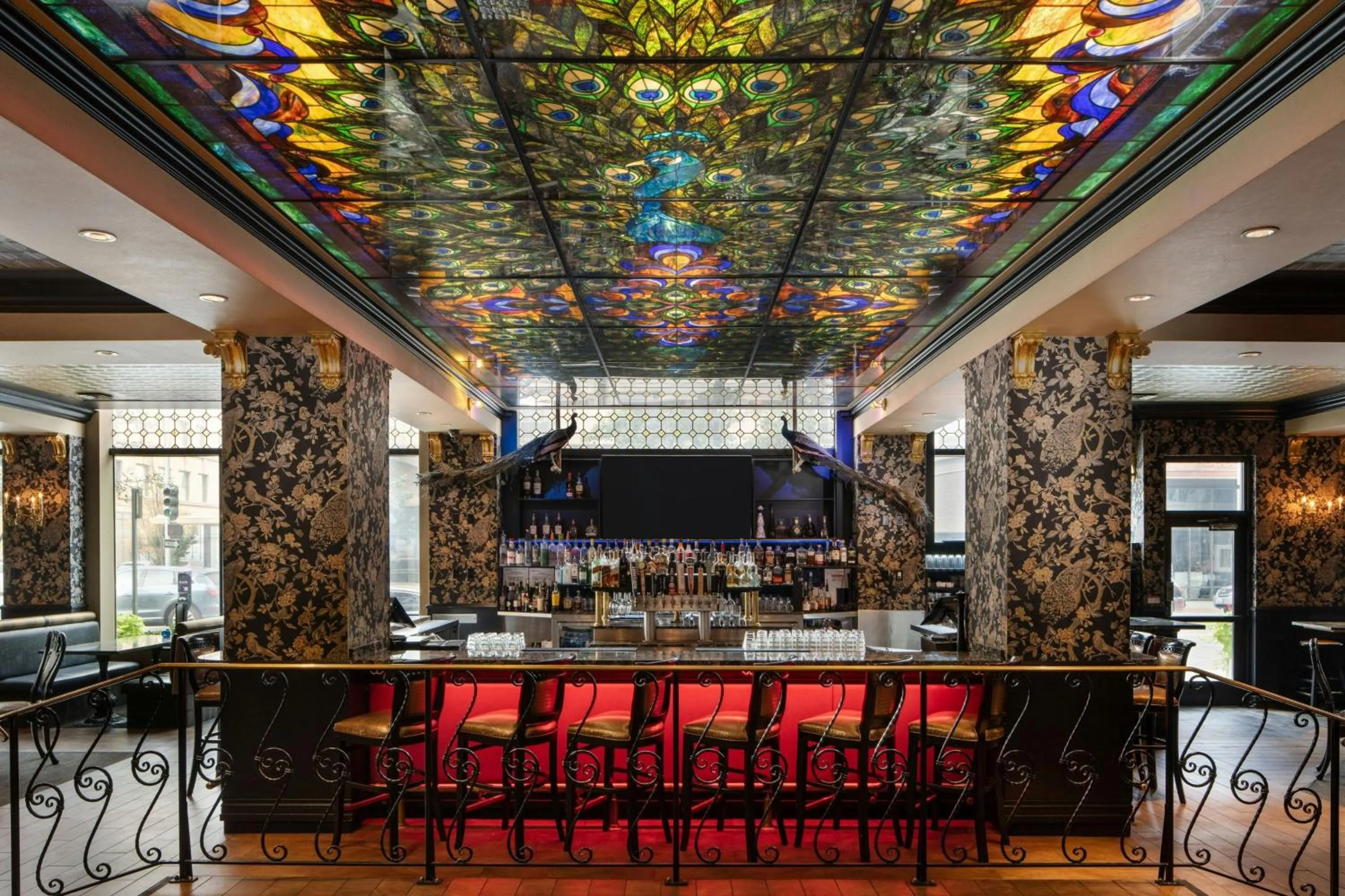 Lounge or bar in The Louie, A Davenport Hotel, Autograph Collection