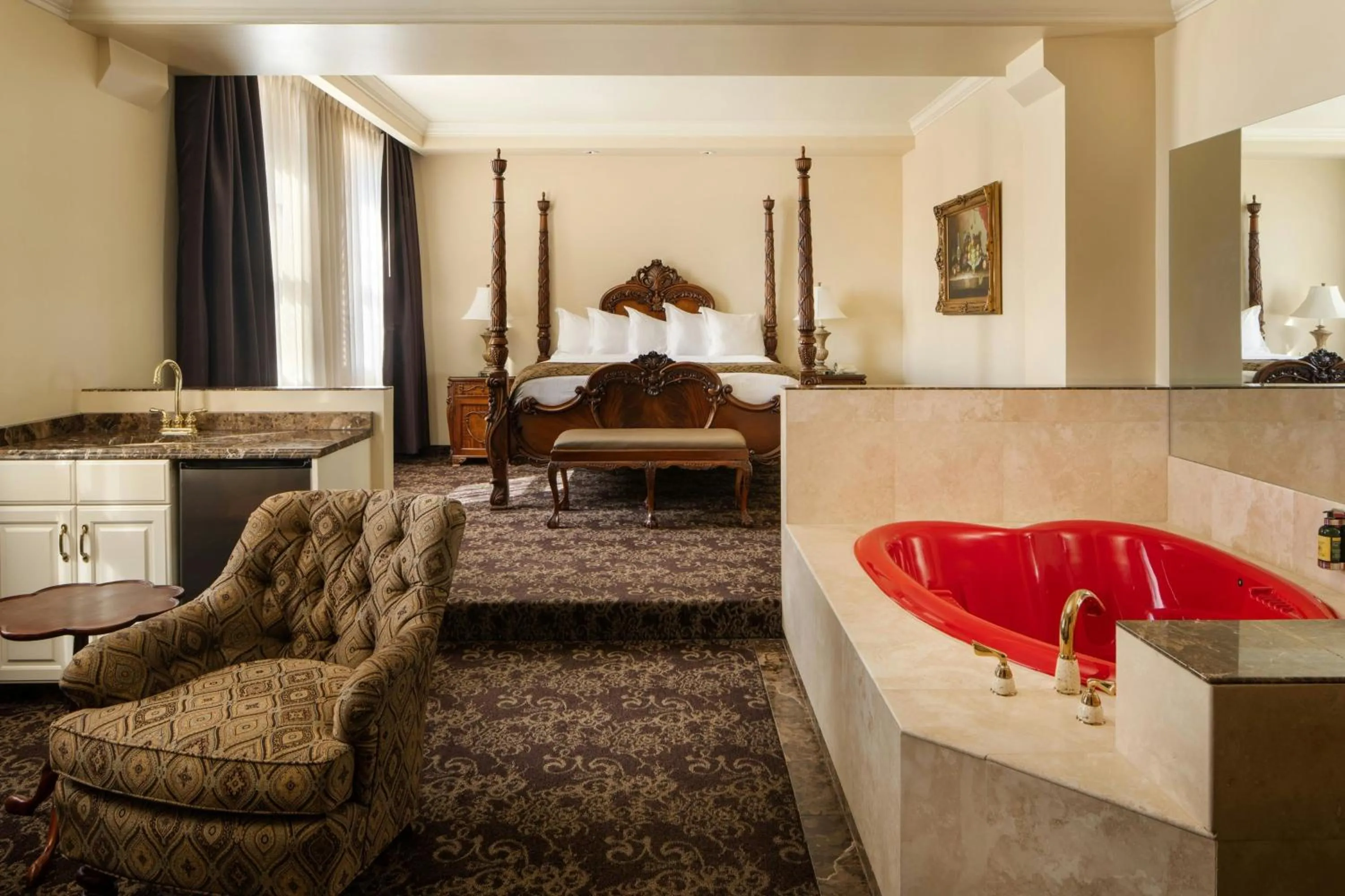 Bedroom, Bed in Davenport Hotel, Autograph Collection