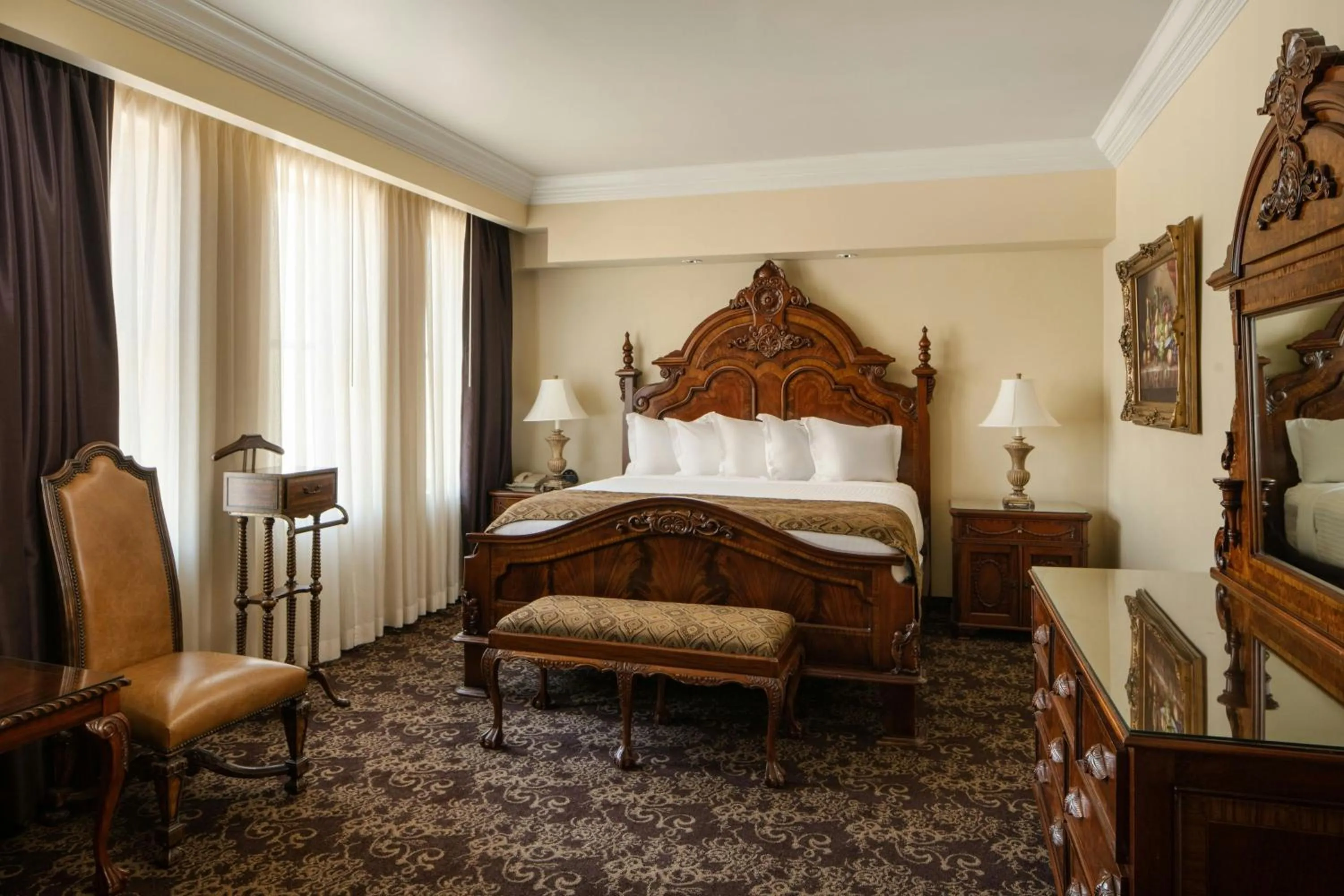 Bedroom, Bed in Davenport Hotel, Autograph Collection