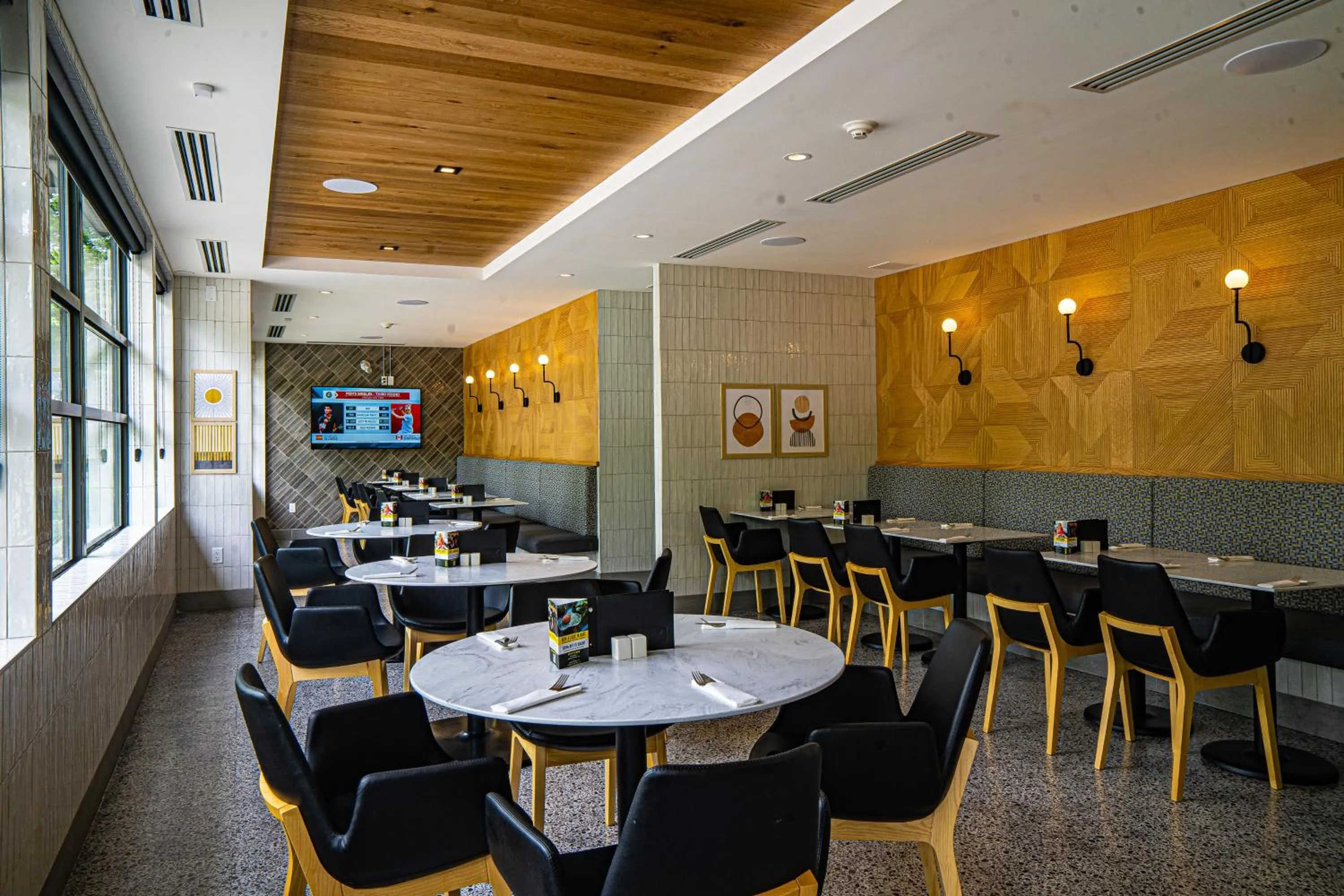 Restaurant/places to eat in Accent Inns Burnaby