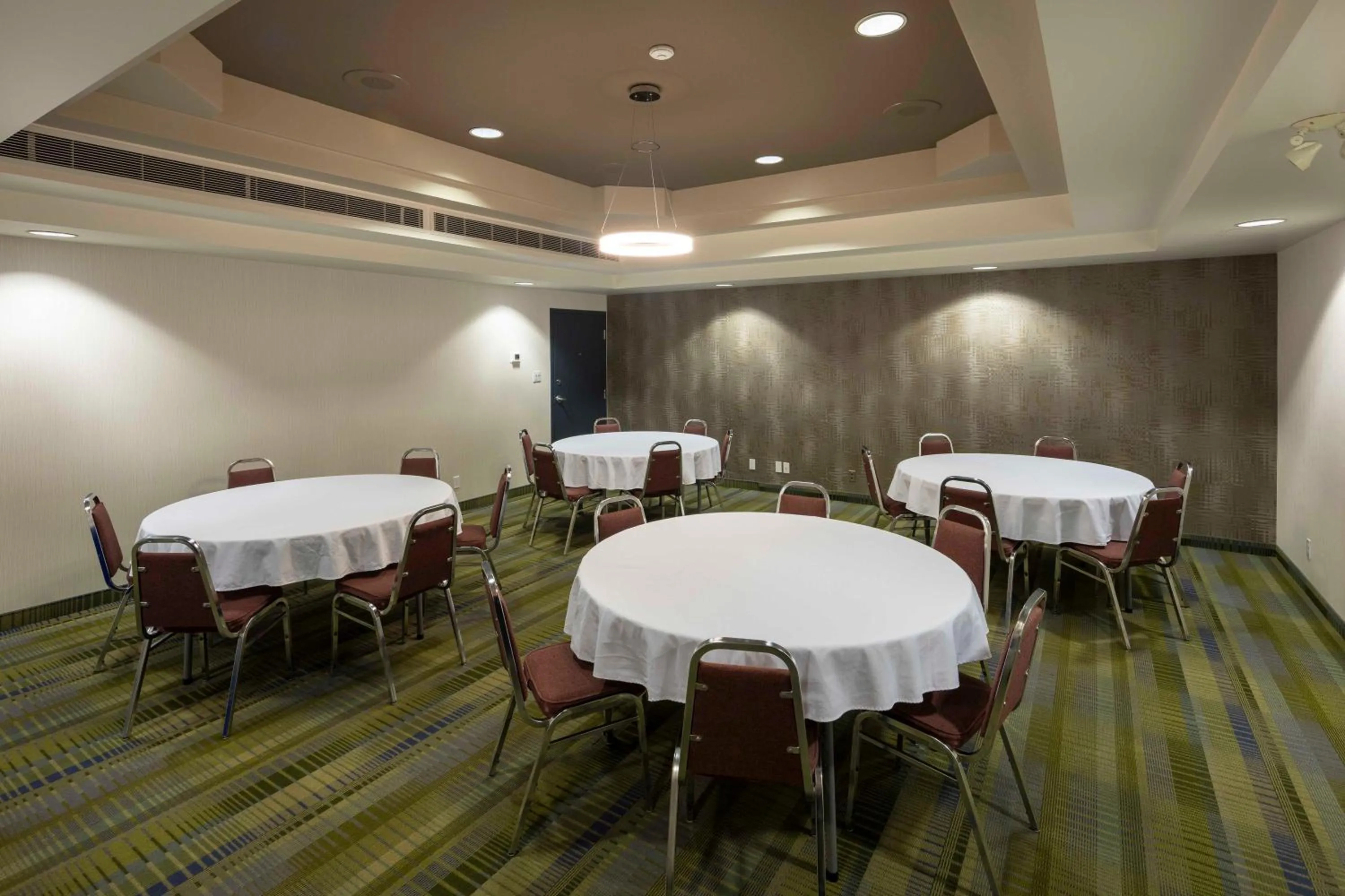 Banquet/Function facilities in Accent Inns Burnaby
