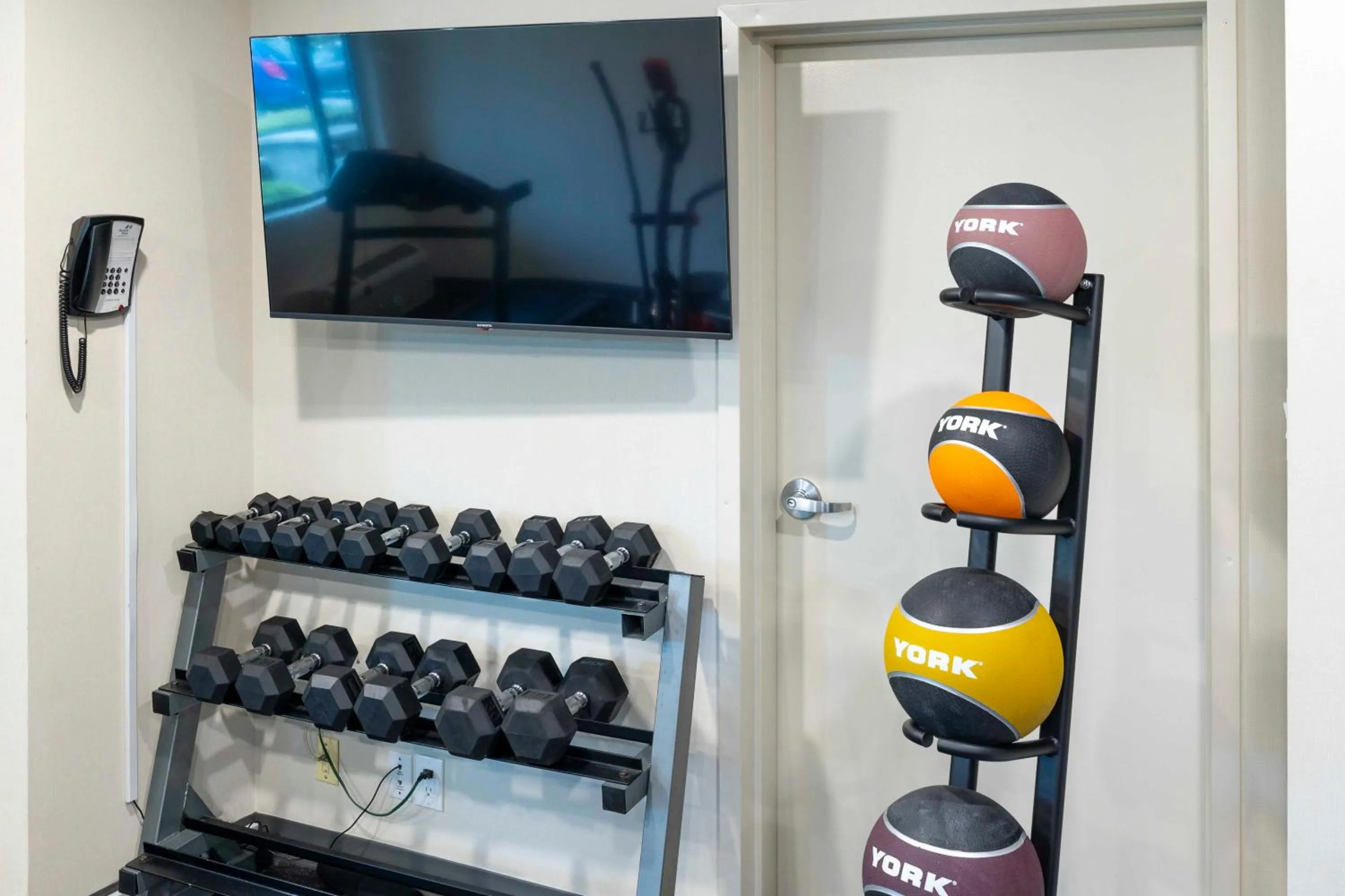 Fitness centre/facilities in Accent Inns Burnaby