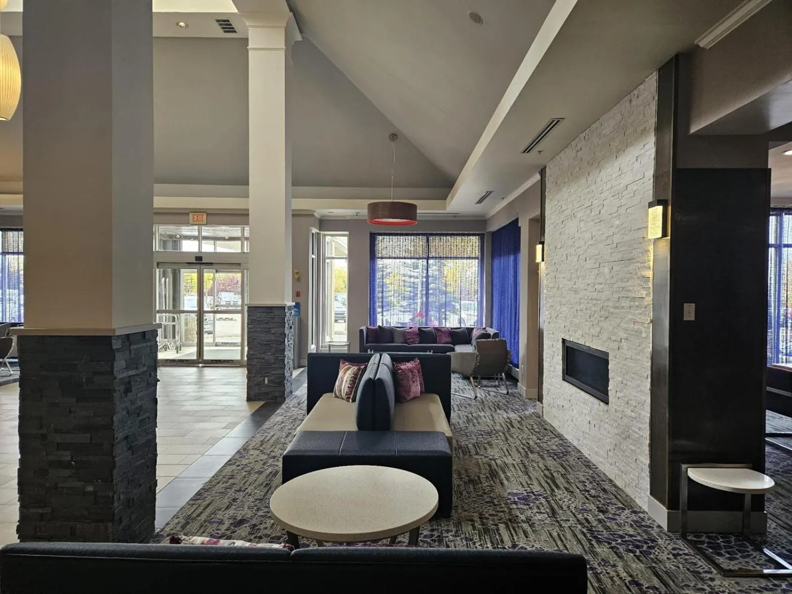 Lobby or reception in Hilton Garden Inn Calgary Airport