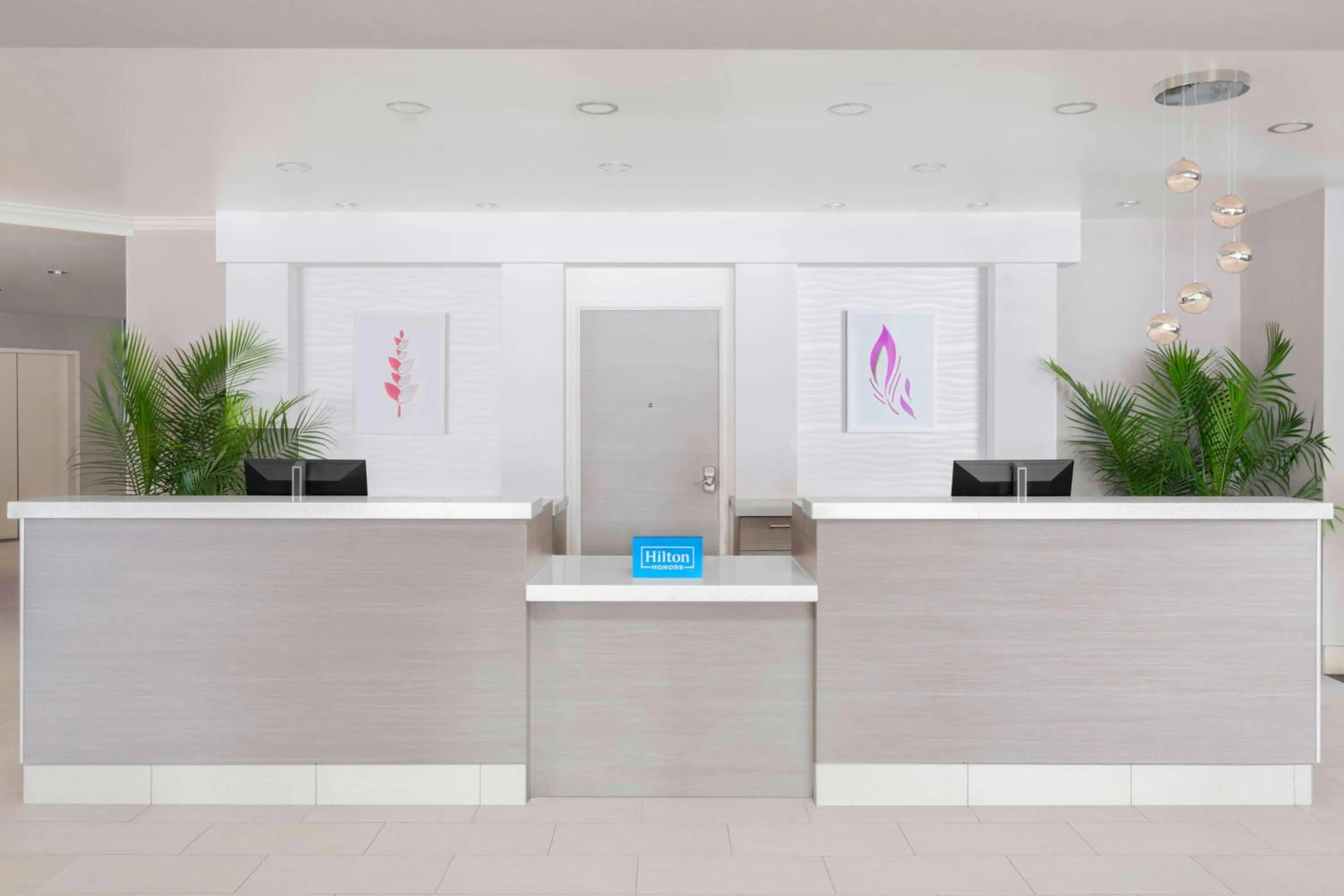 Lobby or reception in Hilton Garden Inn Calgary Airport