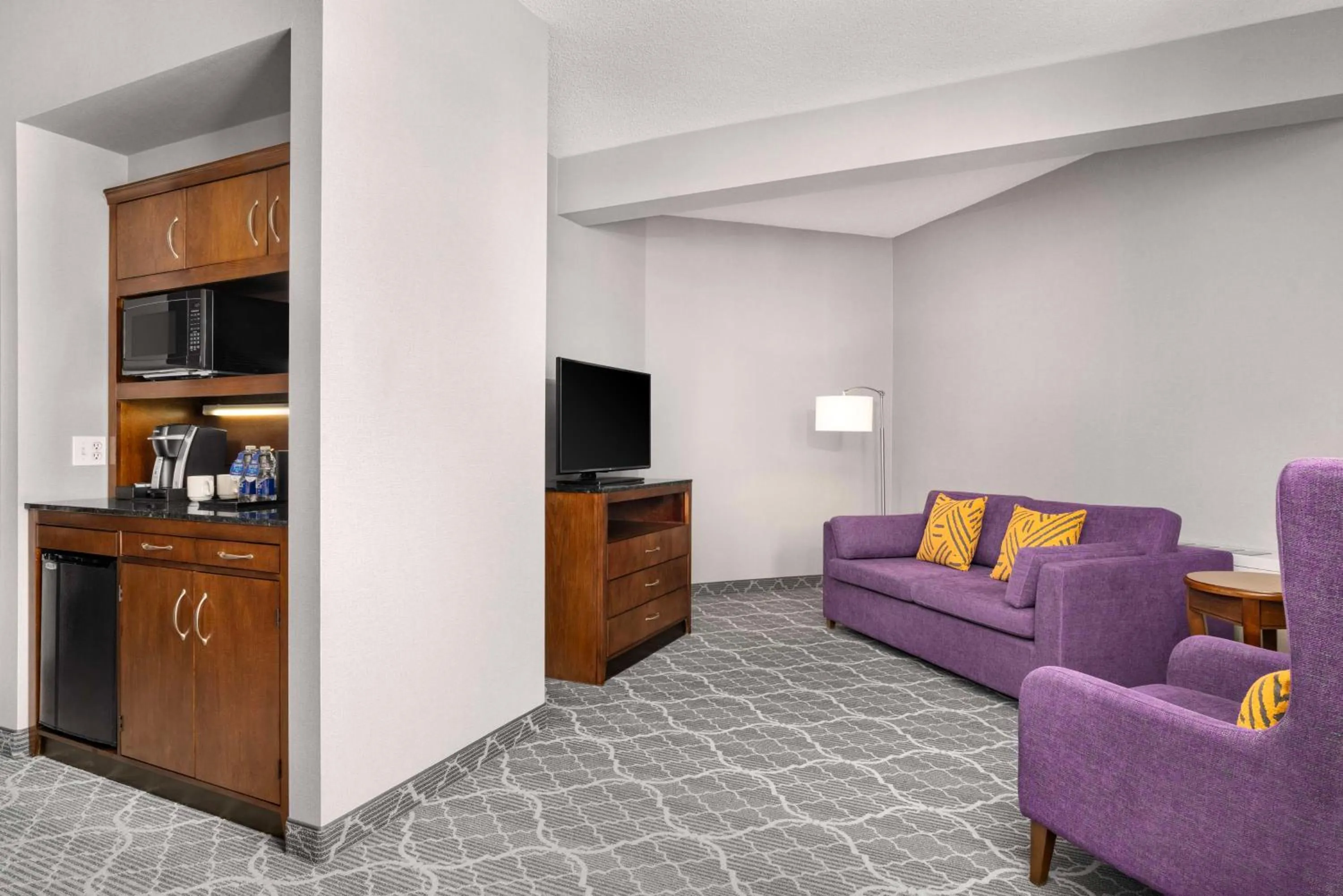 Living room in Hilton Garden Inn Calgary Airport