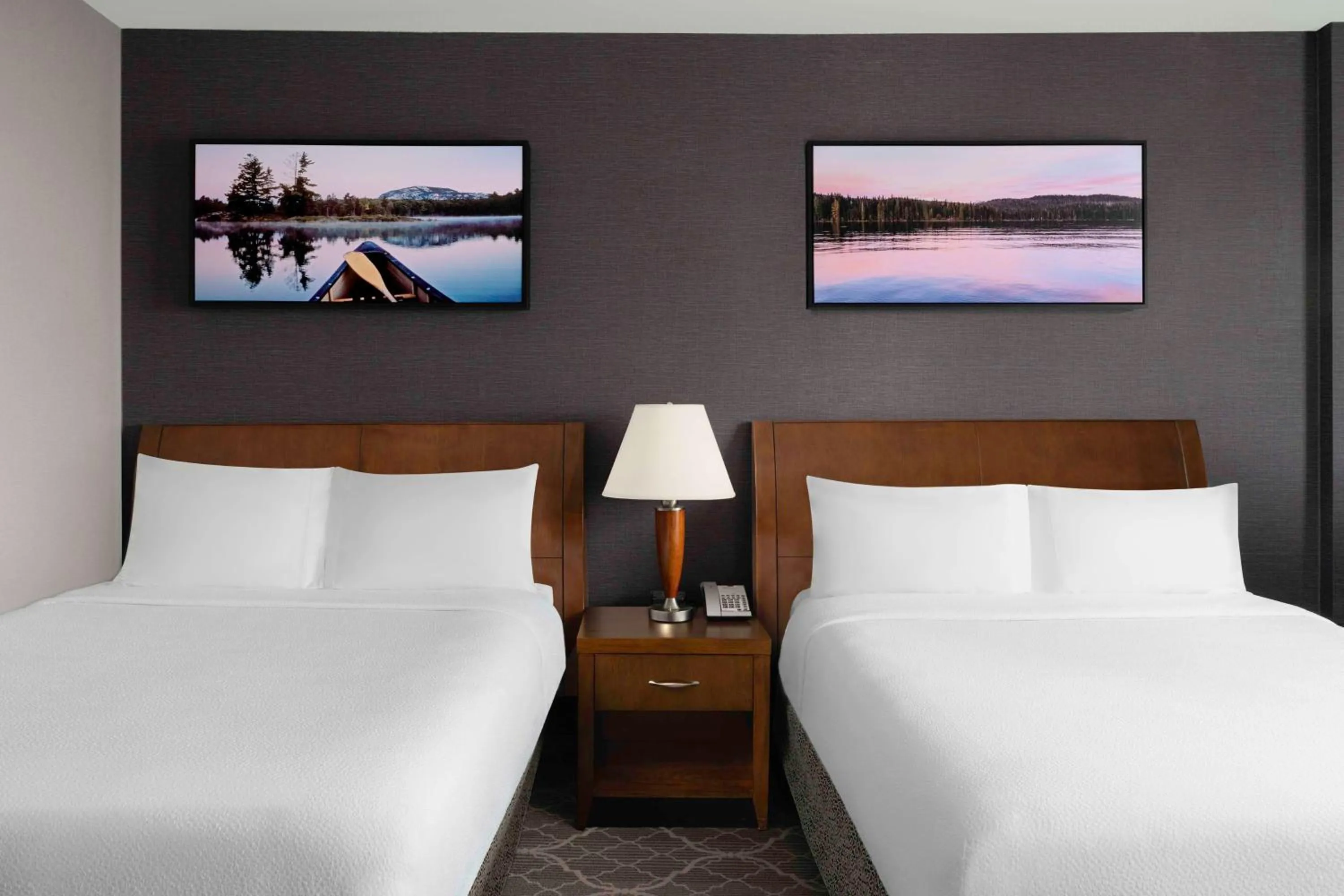 Bed in Hilton Garden Inn Calgary Airport