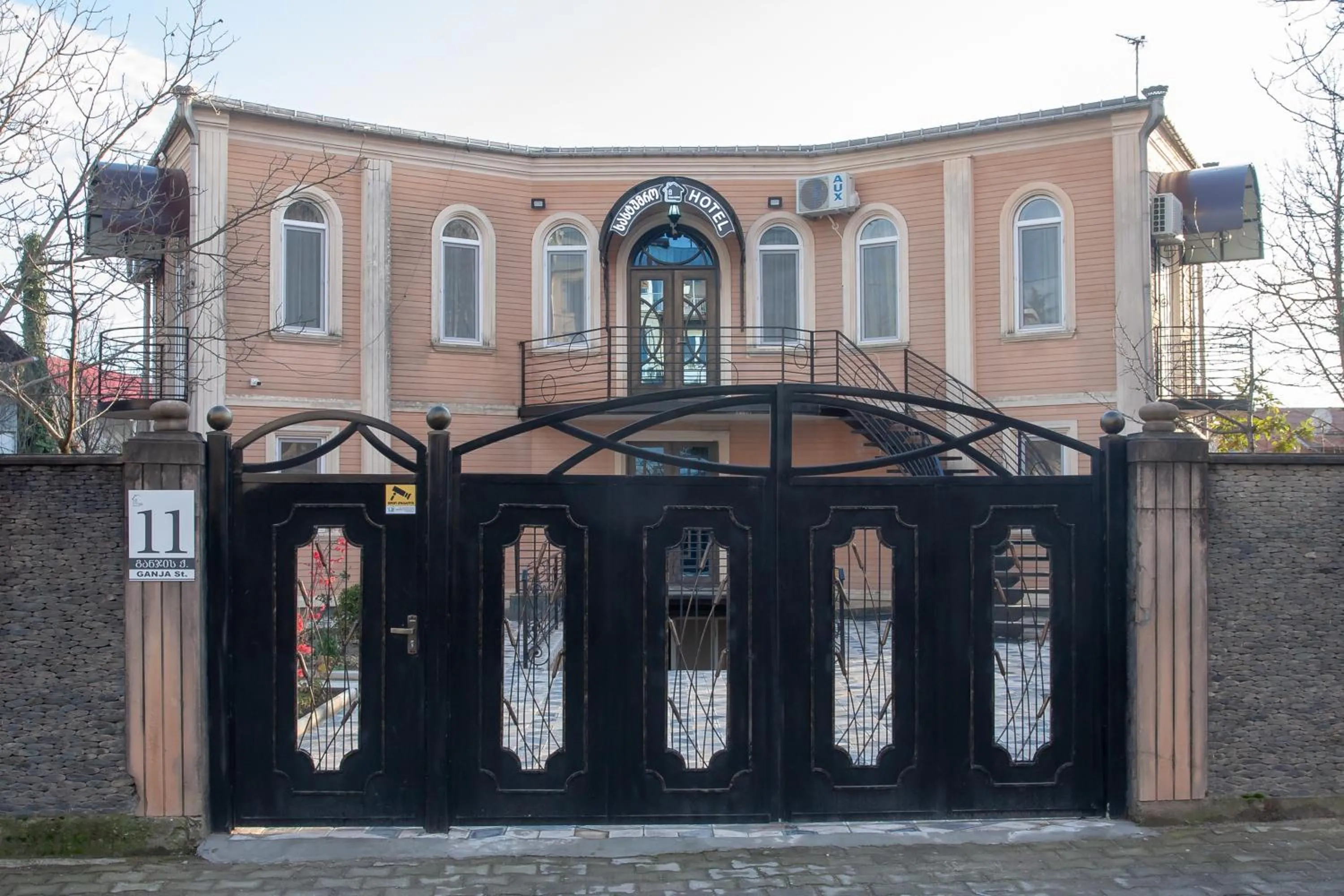 Property building in Hotel Casa calda