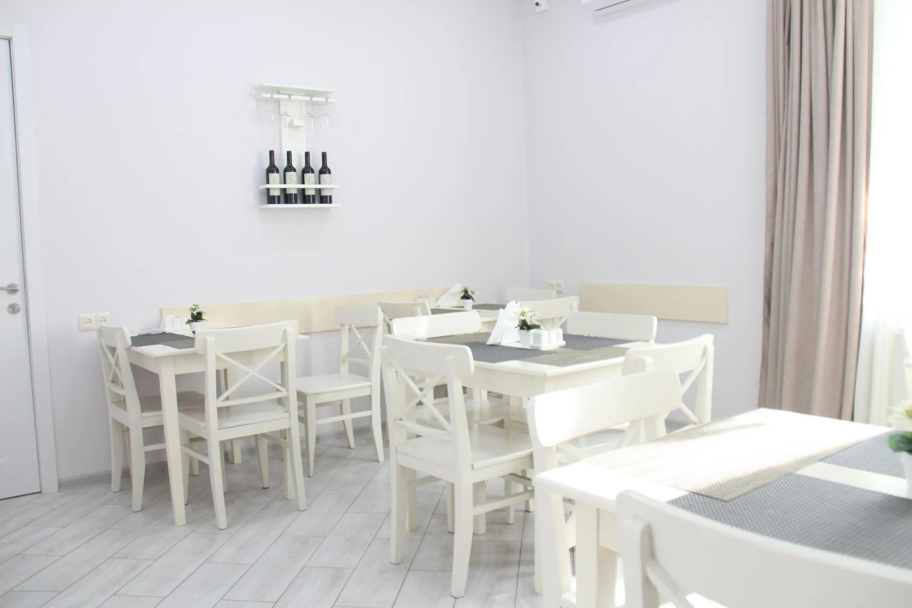 Communal kitchen in Hotel Casa calda