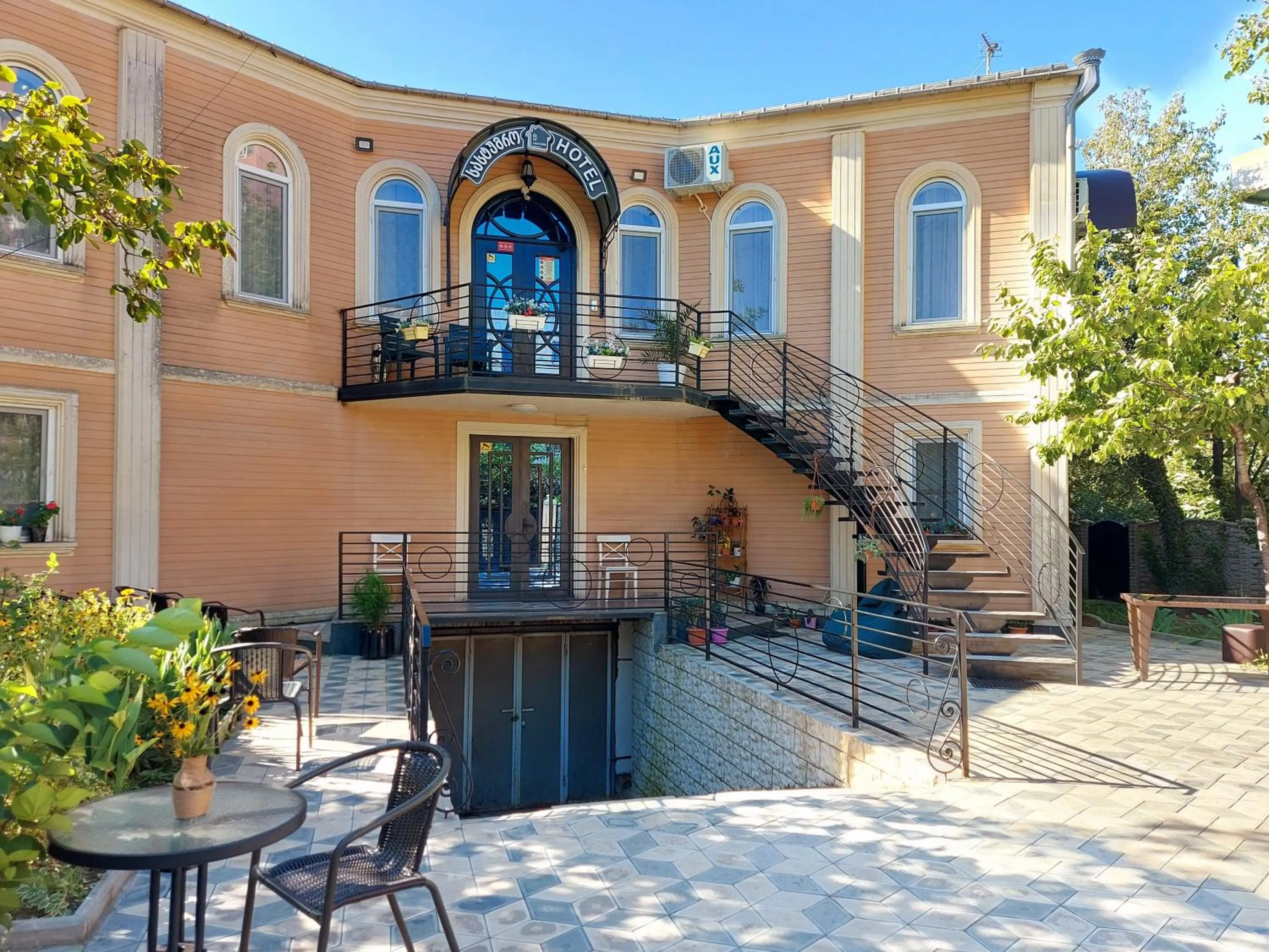 Patio in Hotel Casa calda