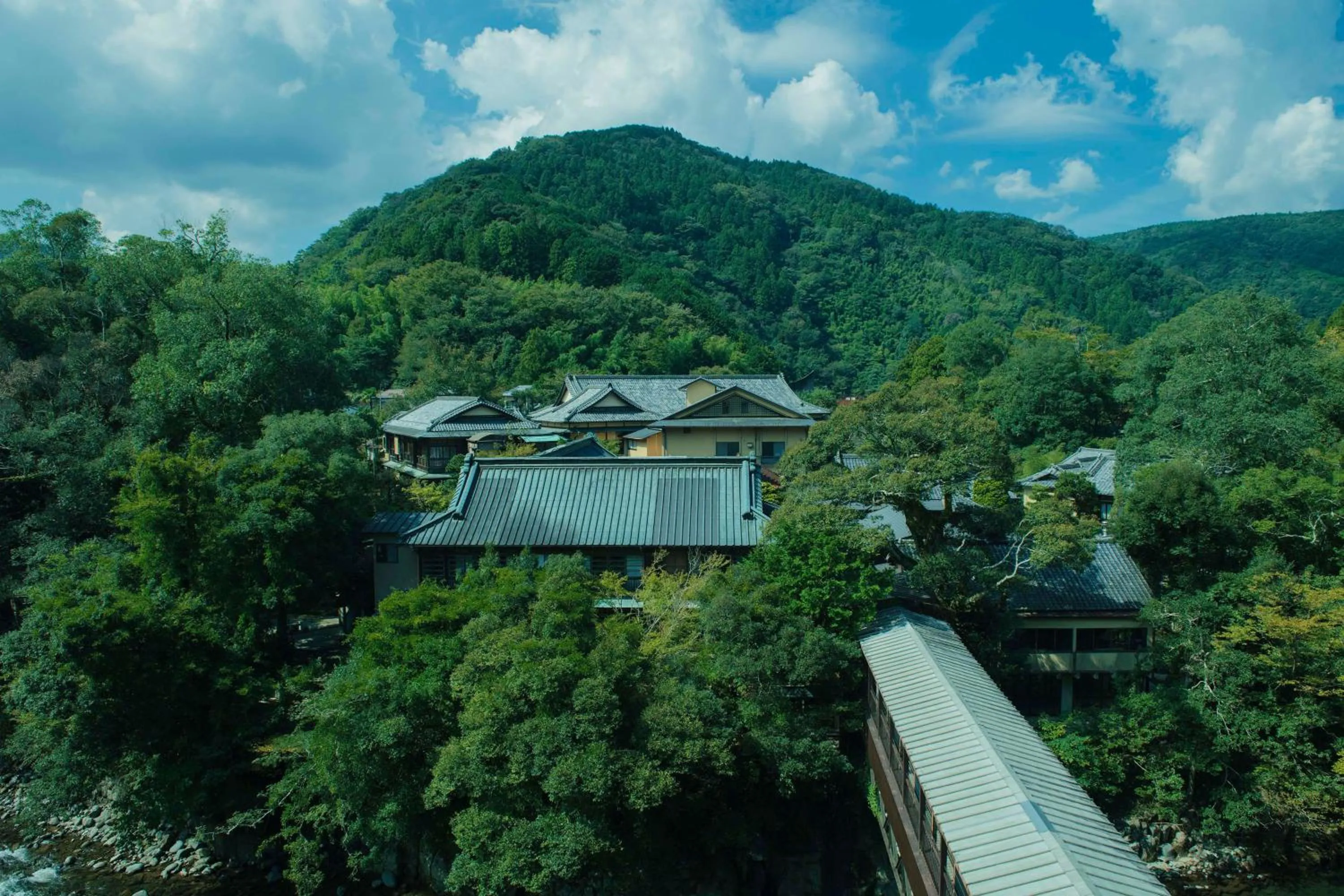 Property building in Ochiairo