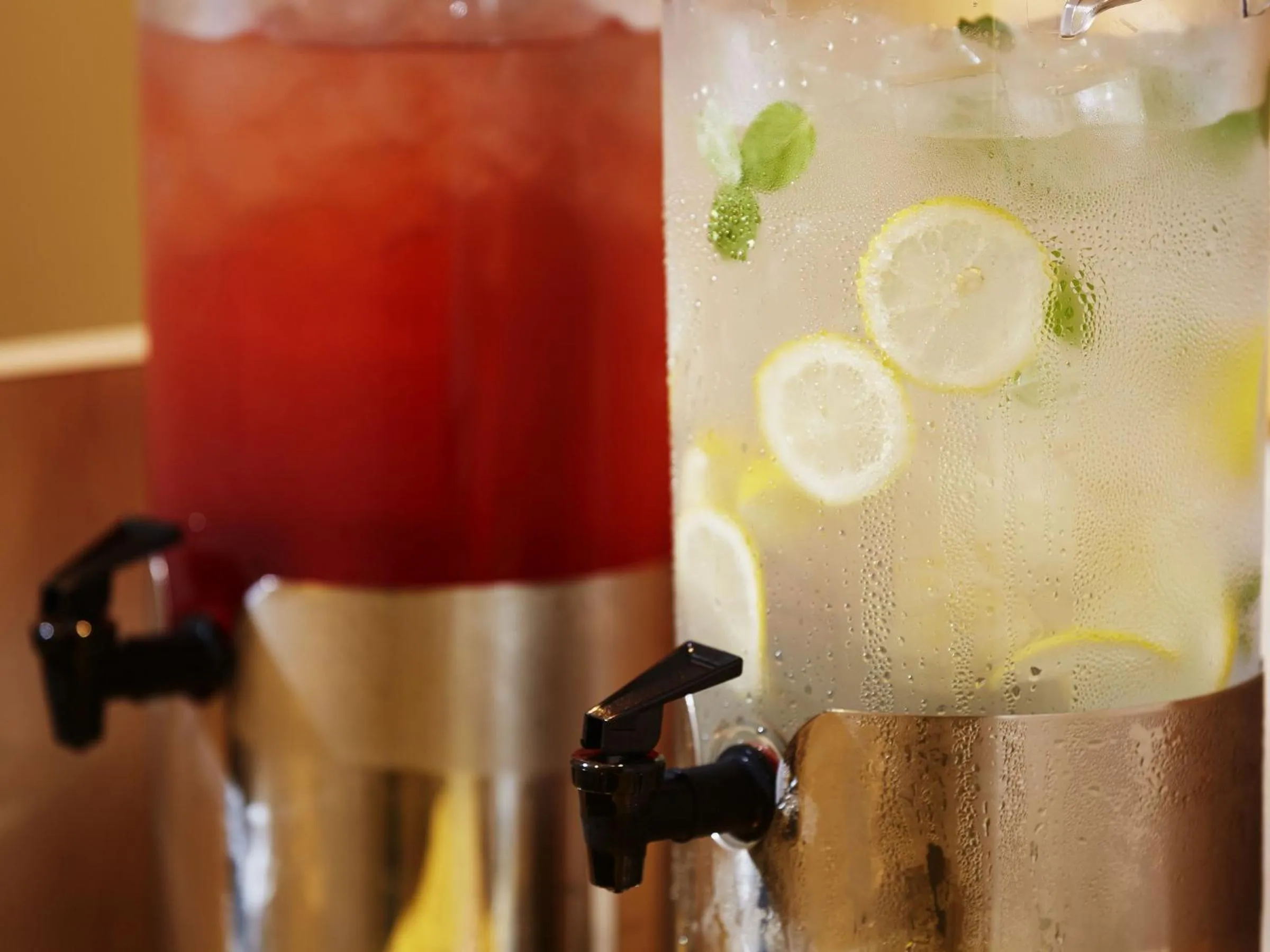 Communal lounge/ TV room in Hakone Elecasa Hotel and Spa