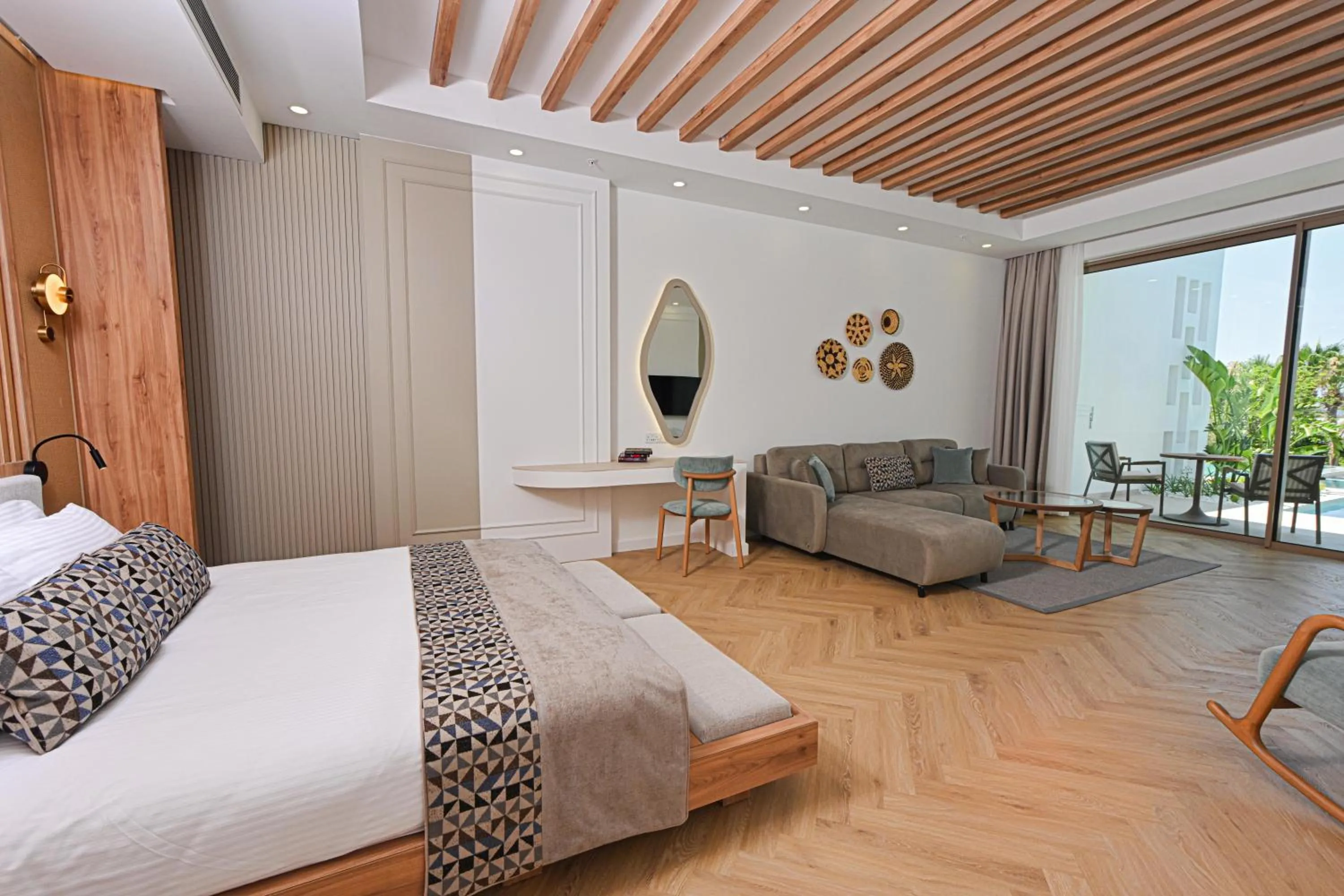 Photo of the whole room, Bed in Acapulco Resort Hotel