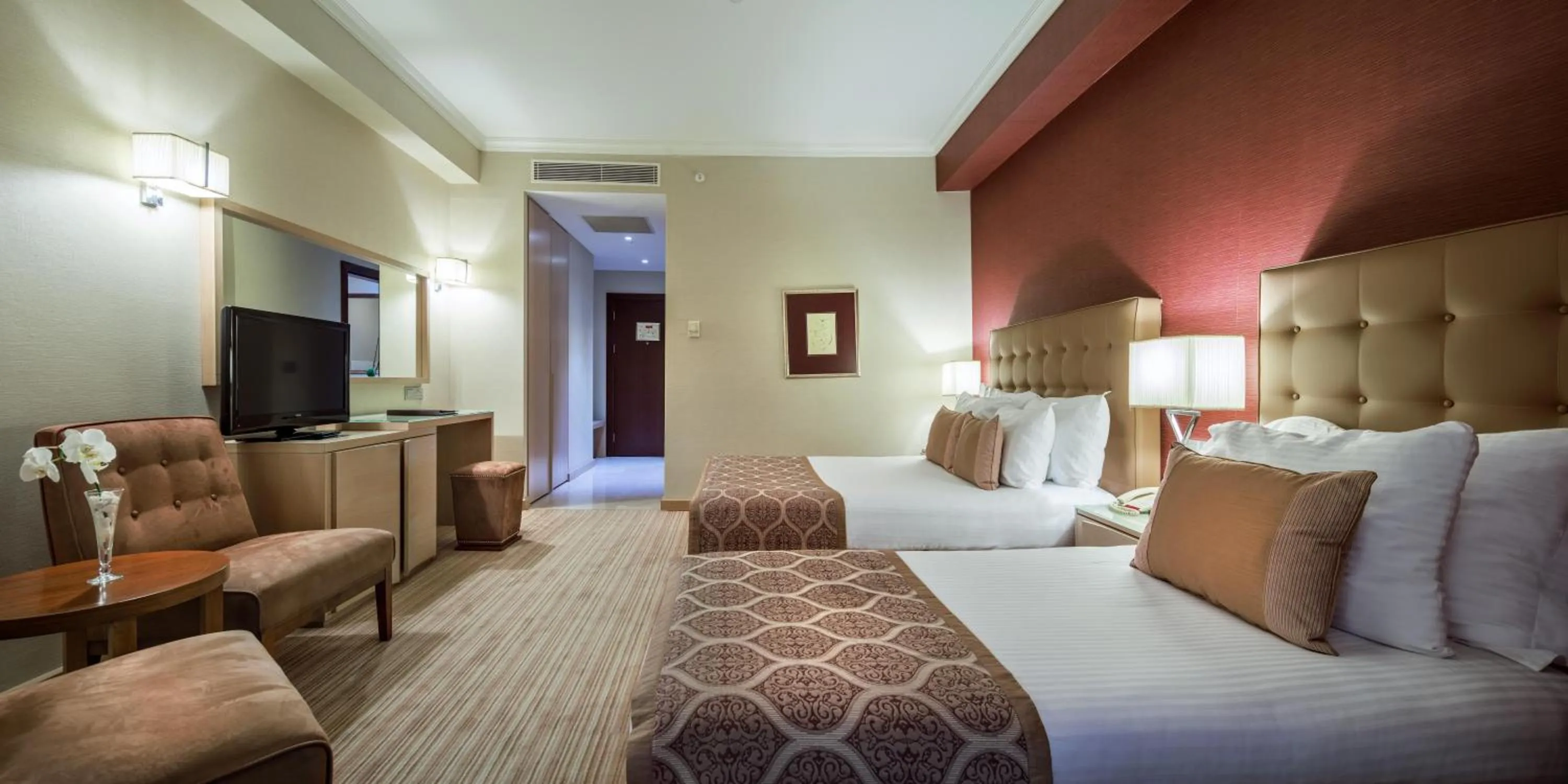 Photo of the whole room, Bed in Acapulco Resort Hotel