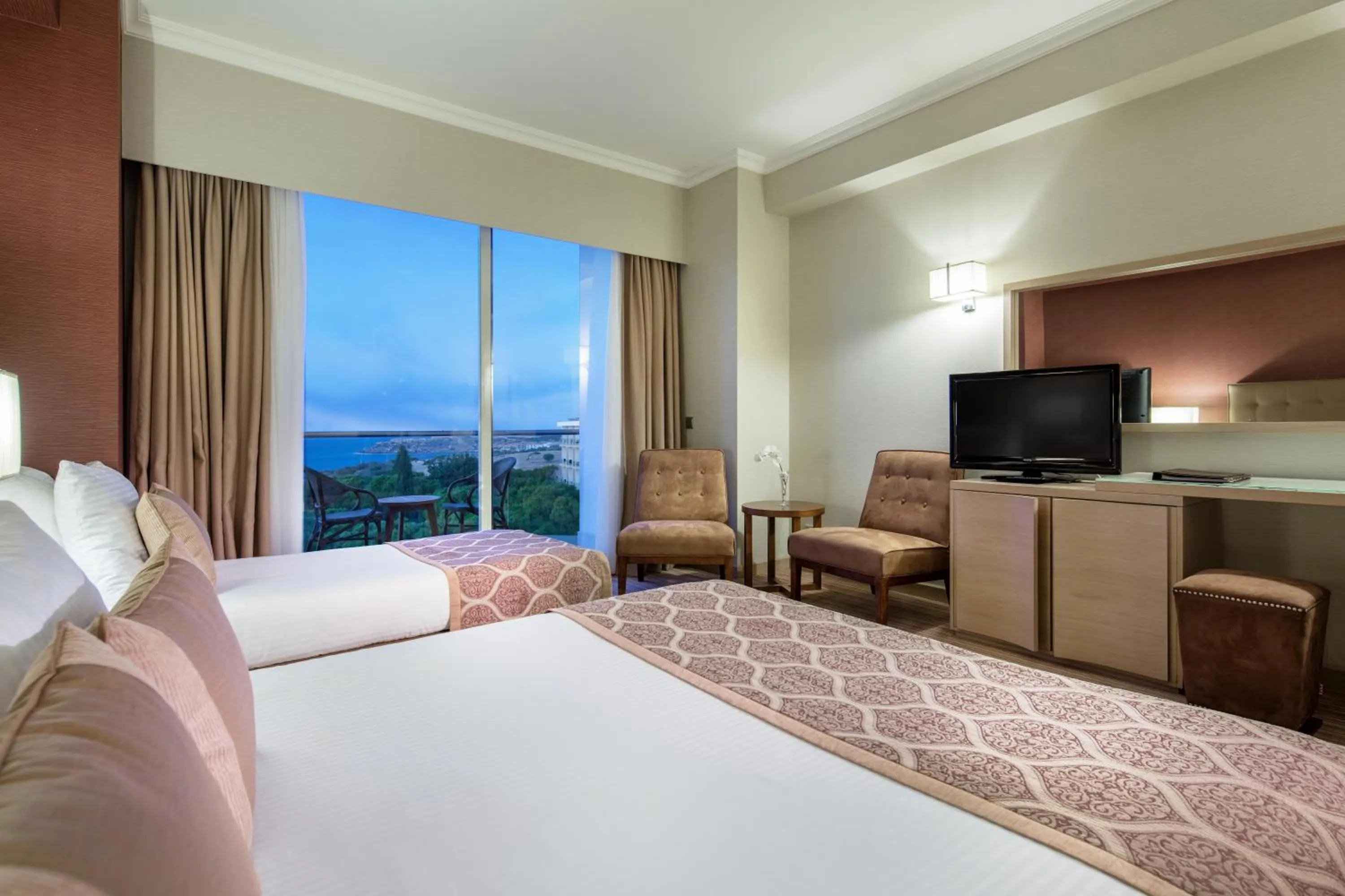 Photo of the whole room, Bed in Acapulco Resort Hotel