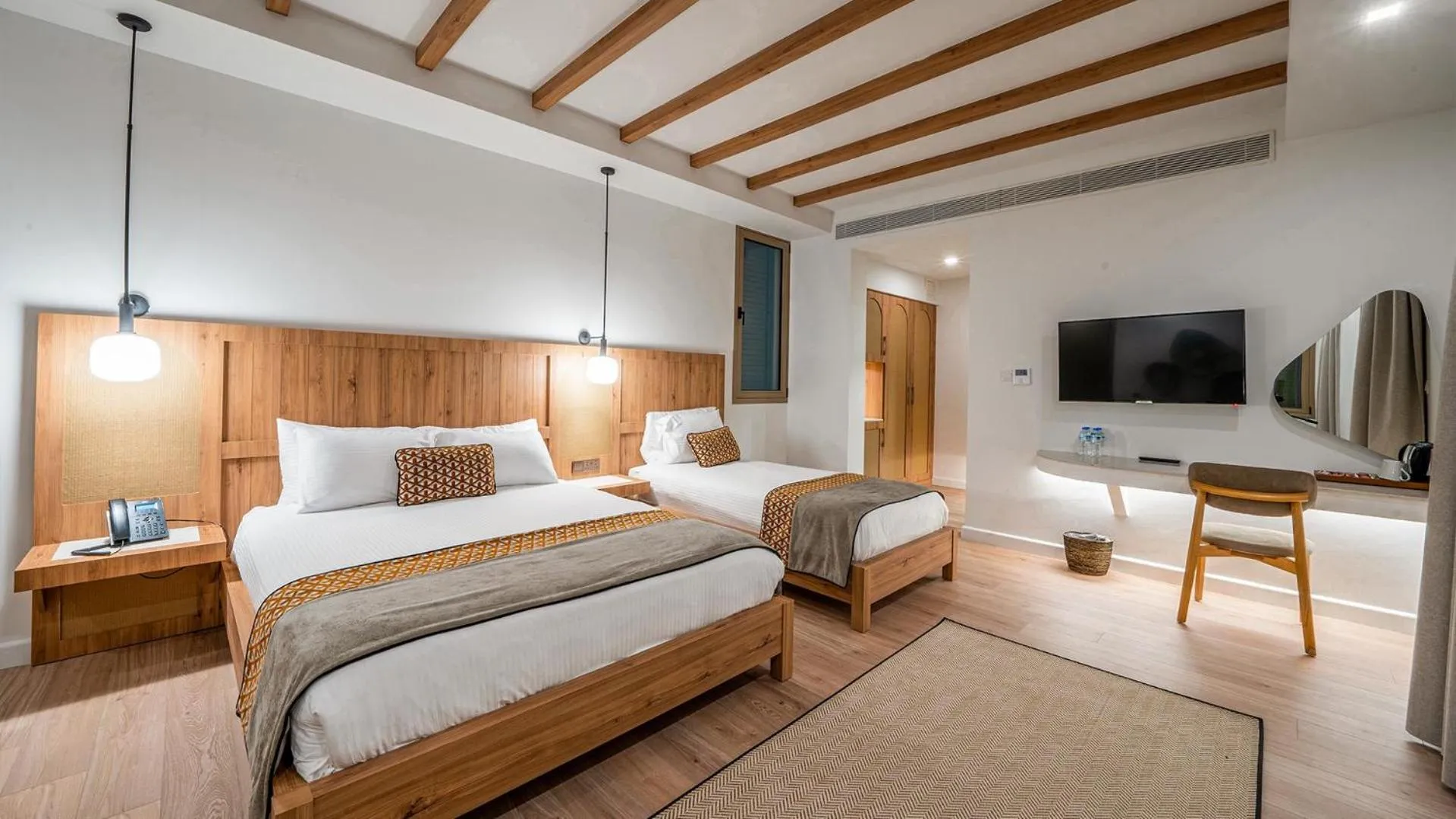 Photo of the whole room, Bed in Acapulco Resort Hotel