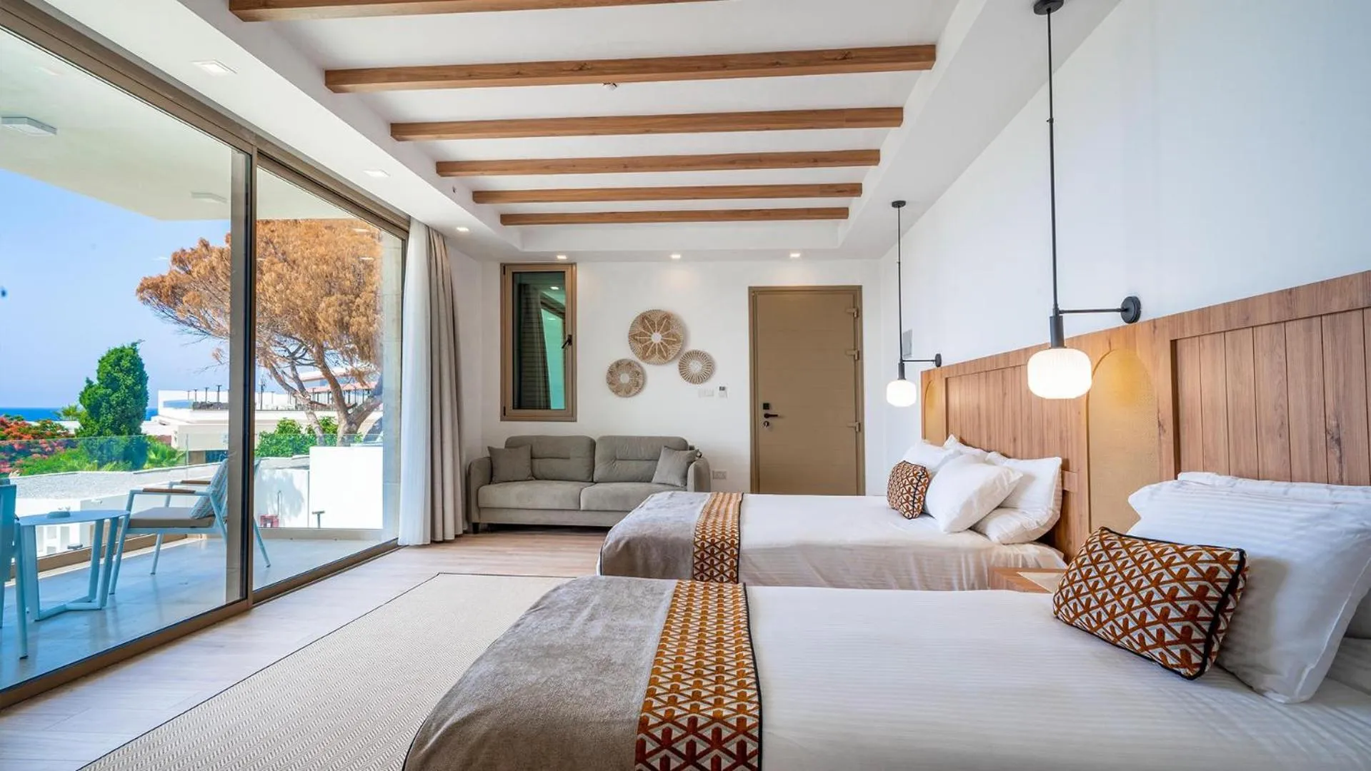 Photo of the whole room, Bed in Acapulco Resort Hotel