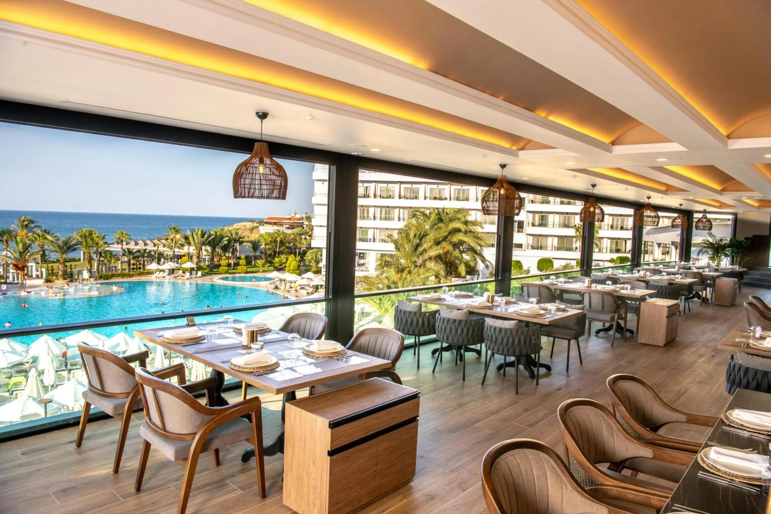 Restaurant/places to eat in Acapulco Resort Hotel