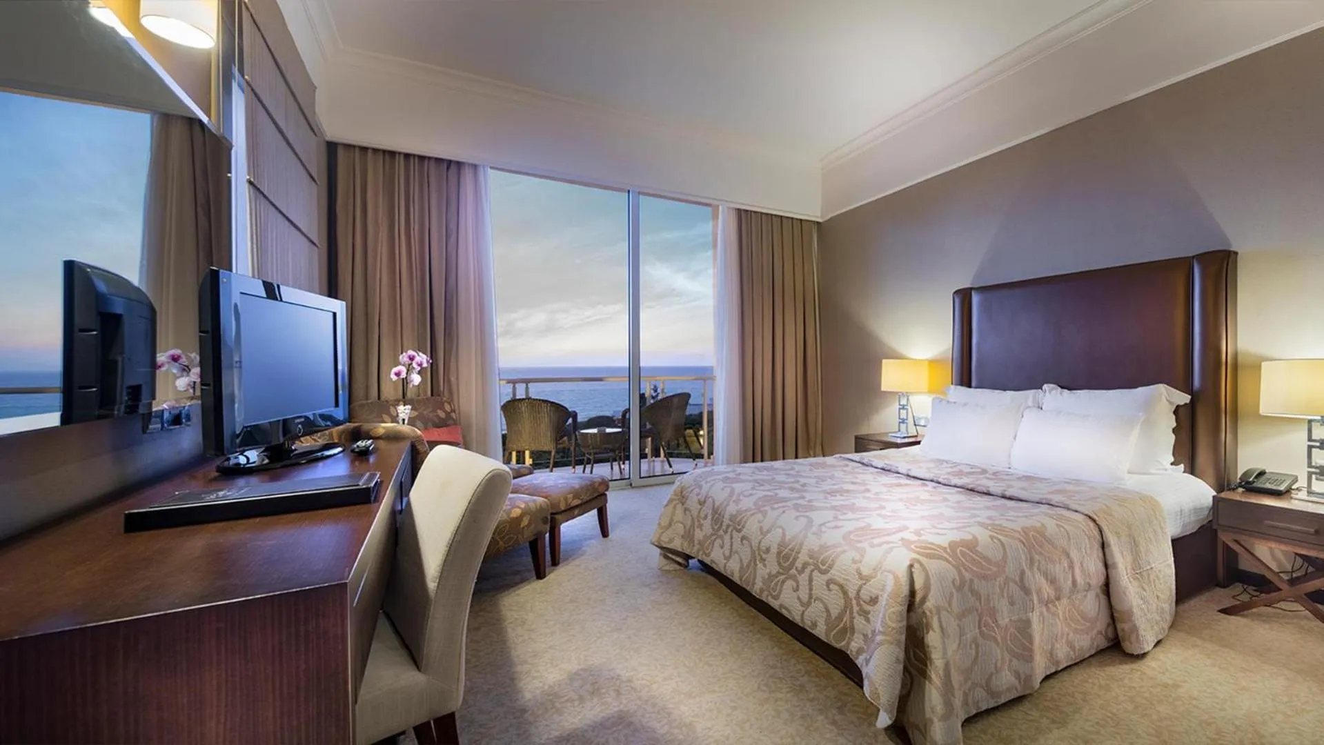 Photo of the whole room, Bed in Acapulco Resort Hotel