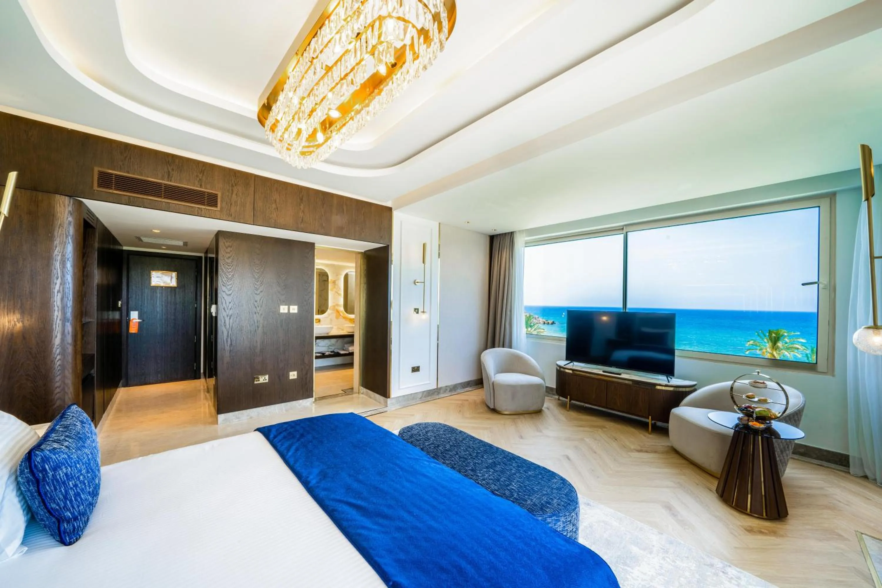 Photo of the whole room, Bed in Acapulco Resort Hotel