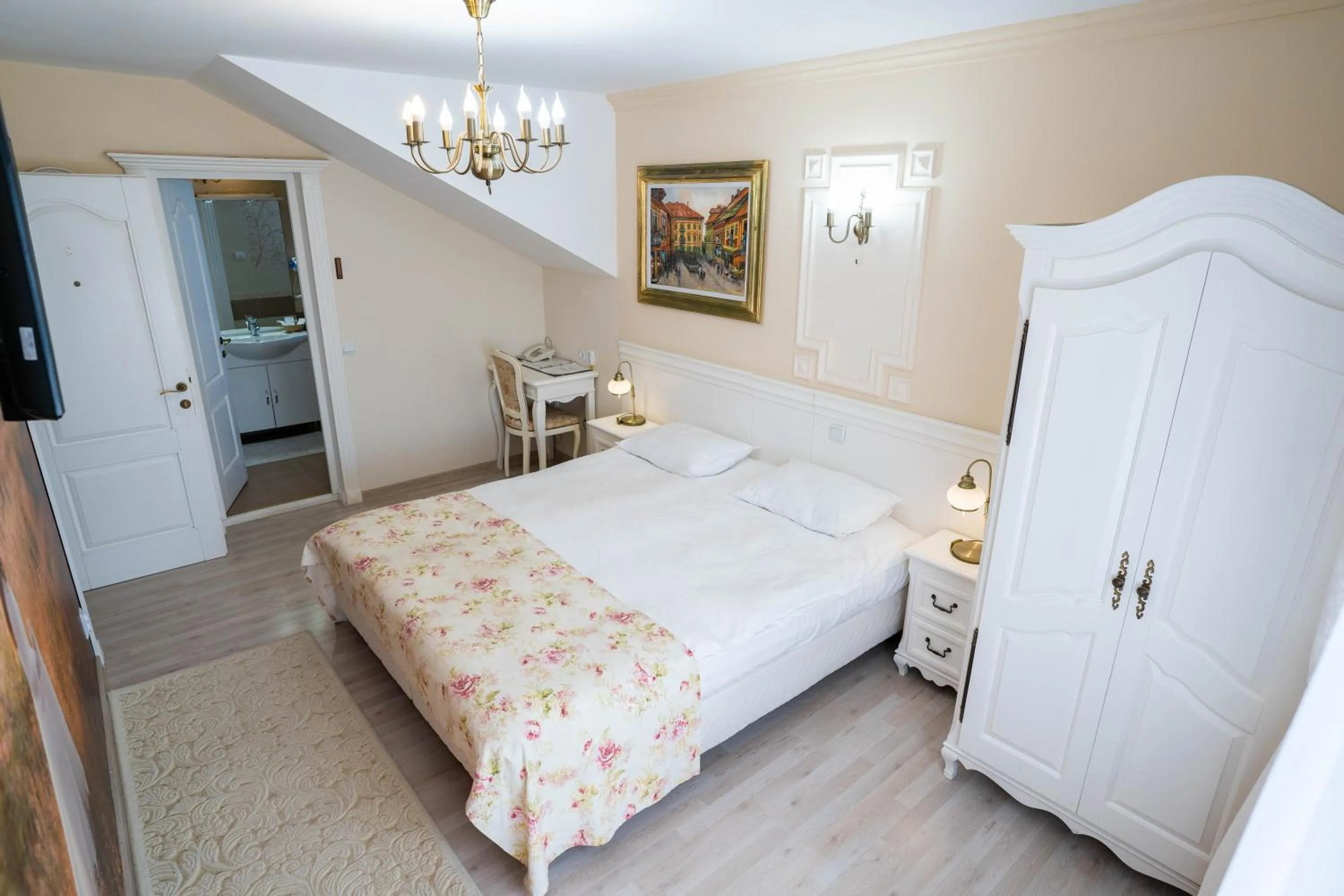 Bedroom, Bed in Villa Alice