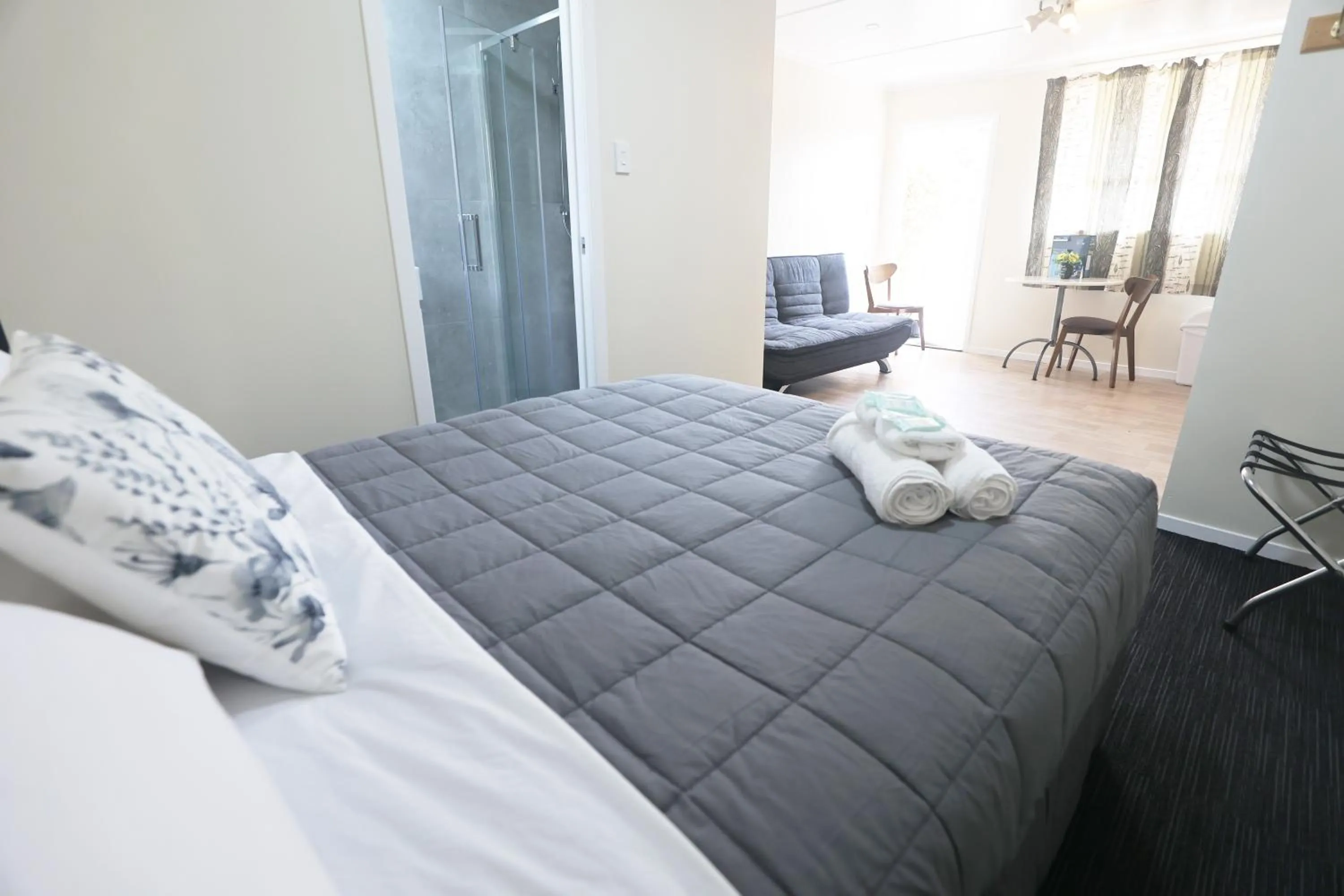 Photo of the whole room, Bed in Orere Point TOP 10 Holiday Park