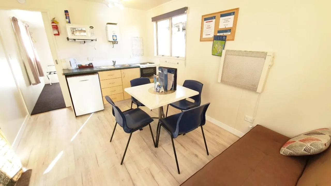 Kitchen or kitchenette in Orere Point TOP 10 Holiday Park
