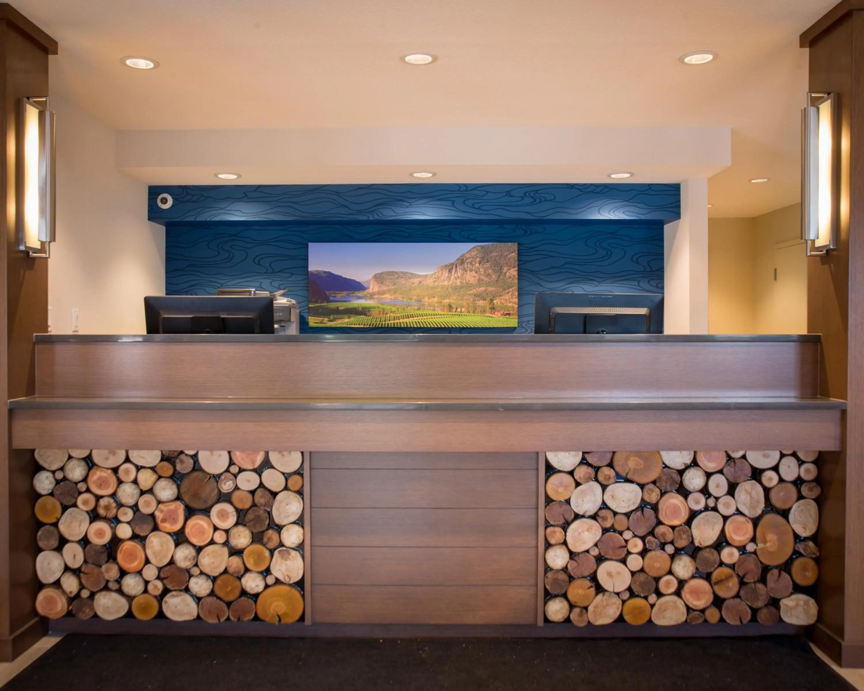 Lobby or reception in Accent Inns Kelowna