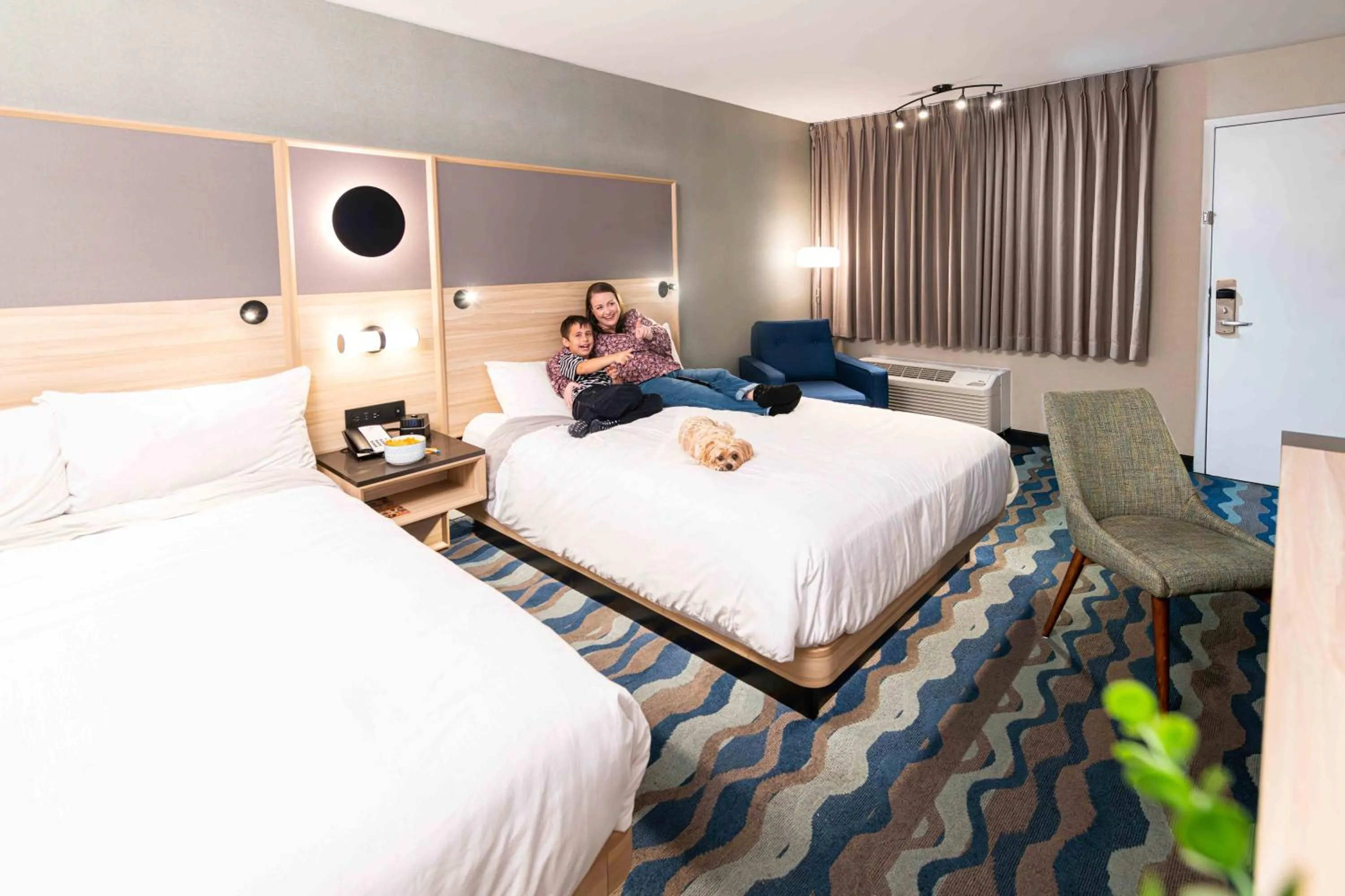 Bed in Accent Inns Kelowna