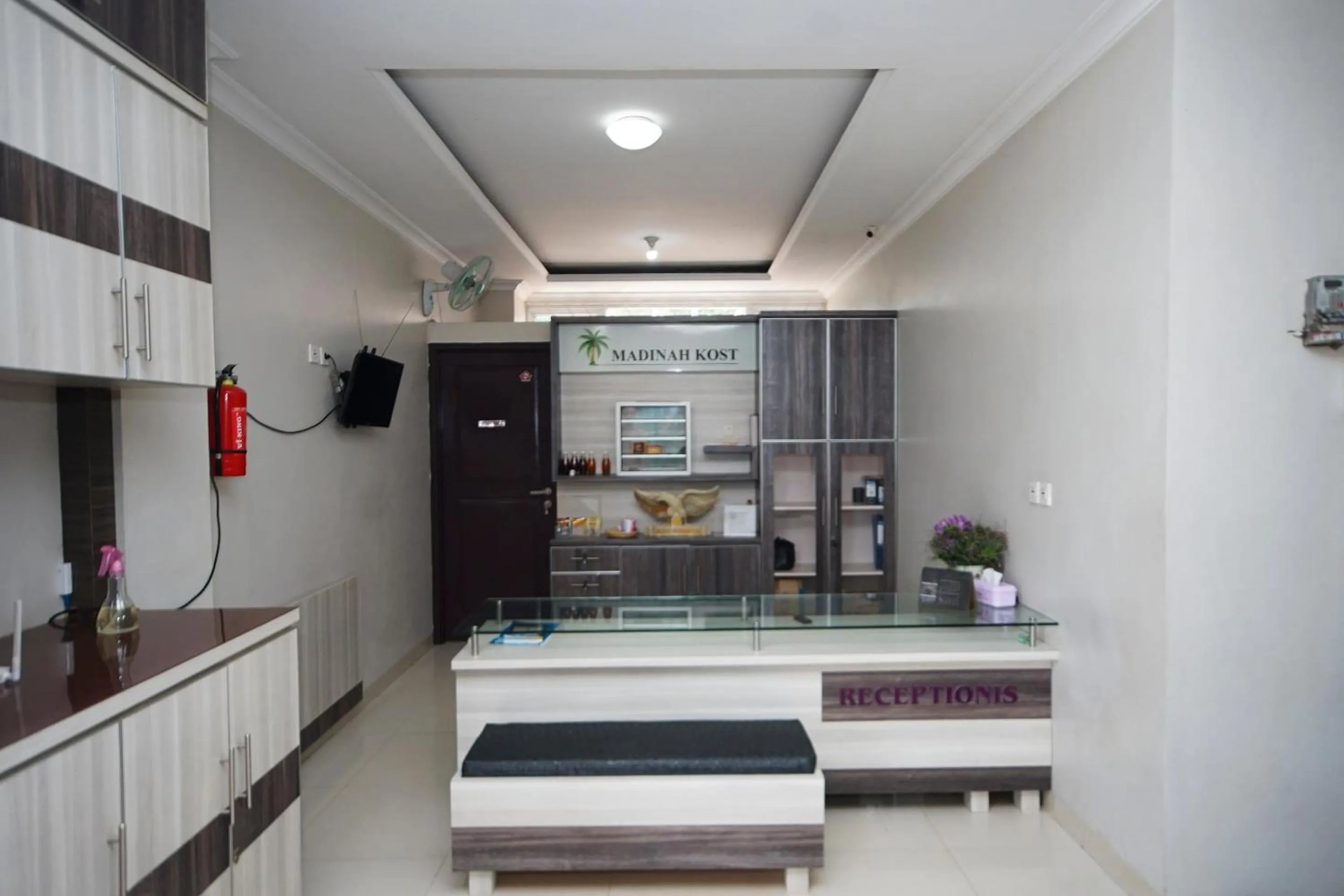 Lobby or reception in Super OYO 270 Madinah Residence Syariah