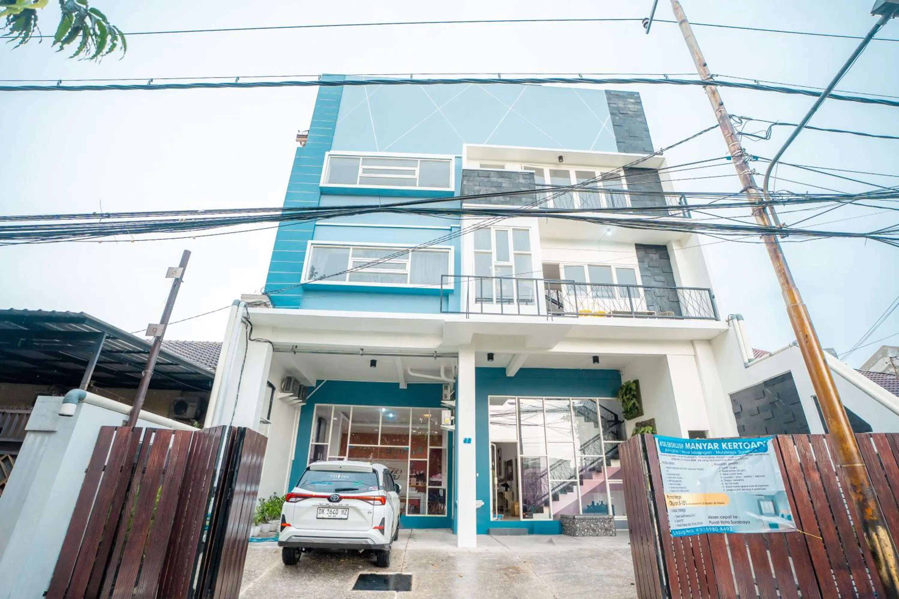 Property building in Hotel Pratisarawirya by The Loka