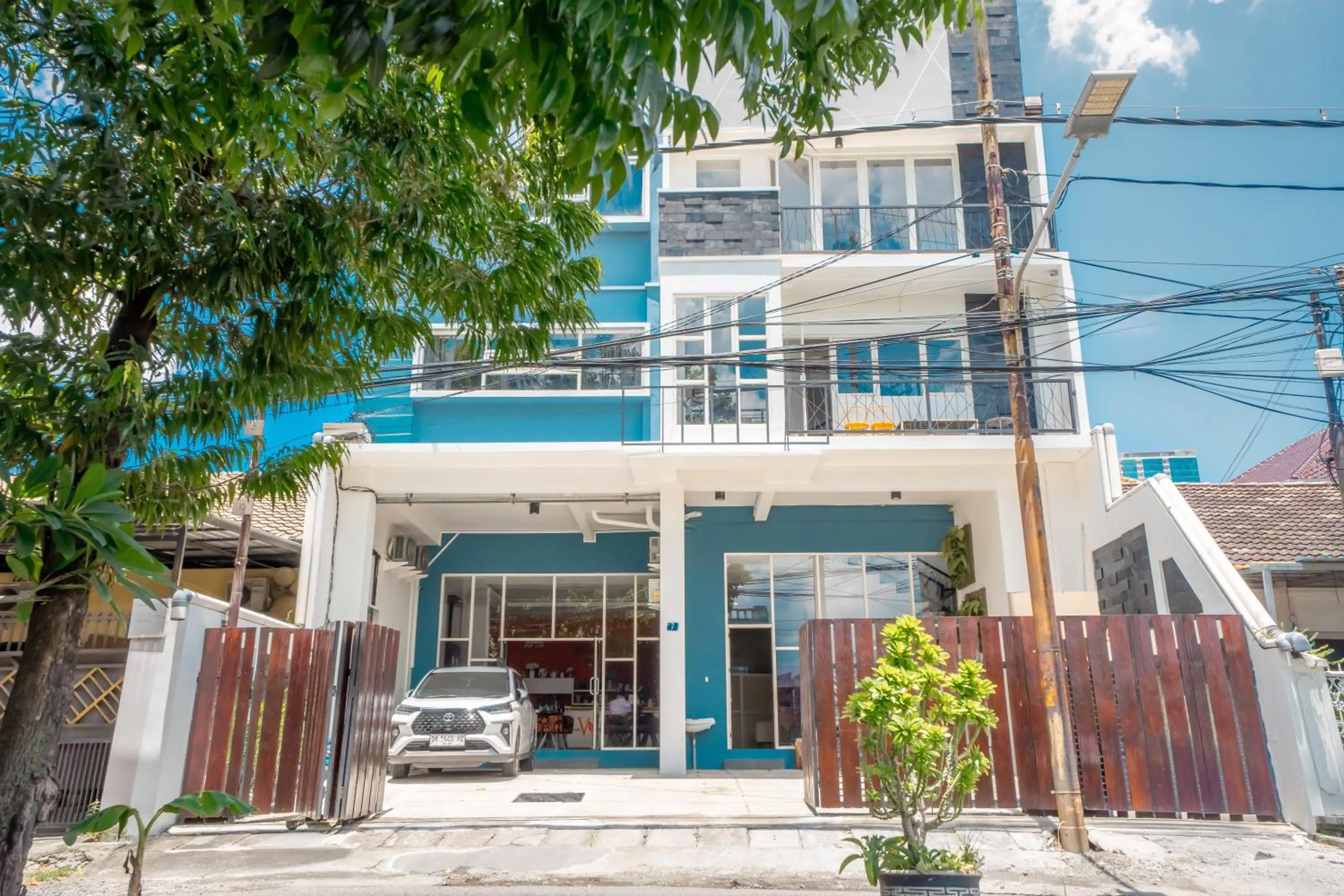 Property building in Hotel Pratisarawirya by The Loka