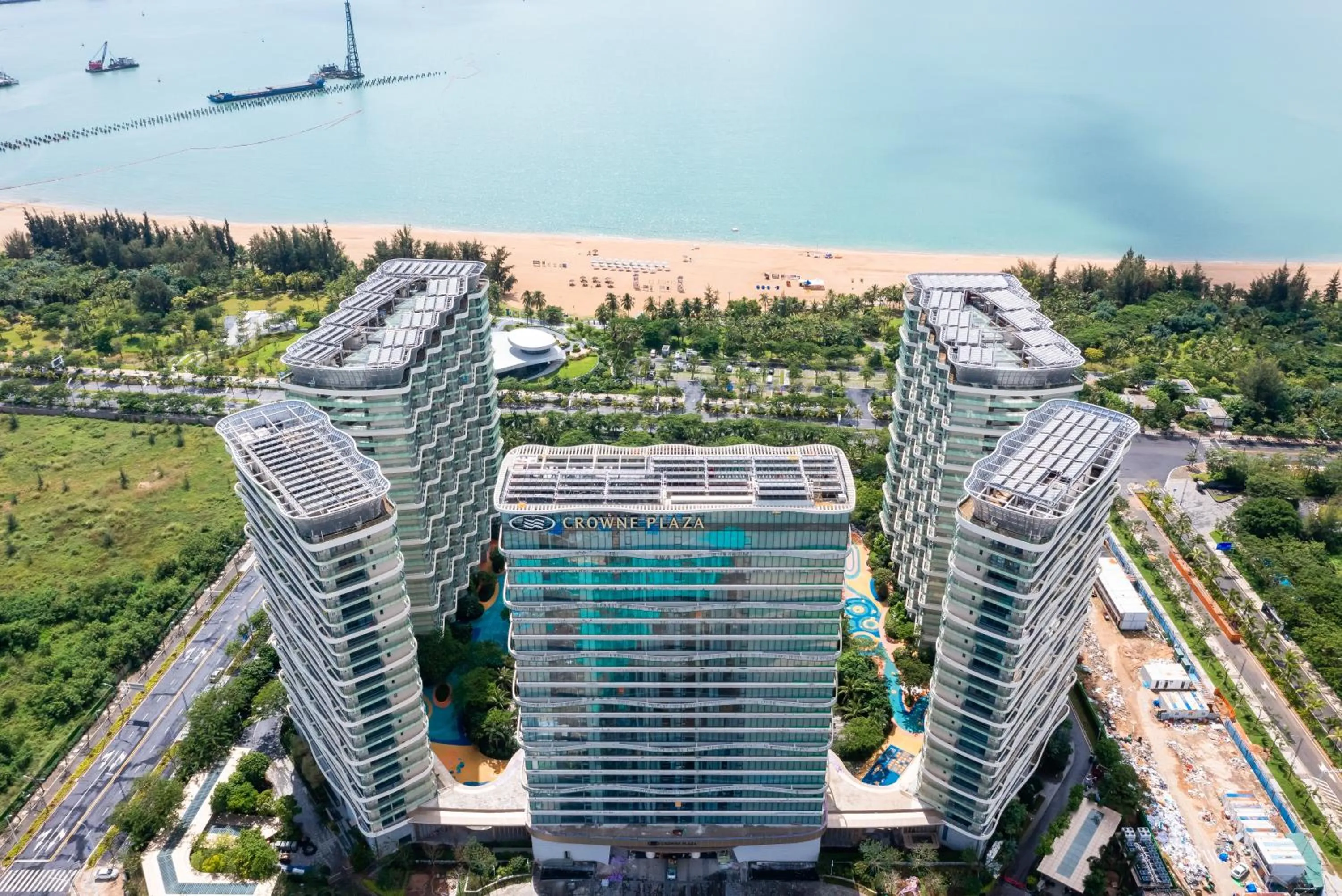 Property building in Elnob Seaview Aparthotel Hai Tang Bay Sanya