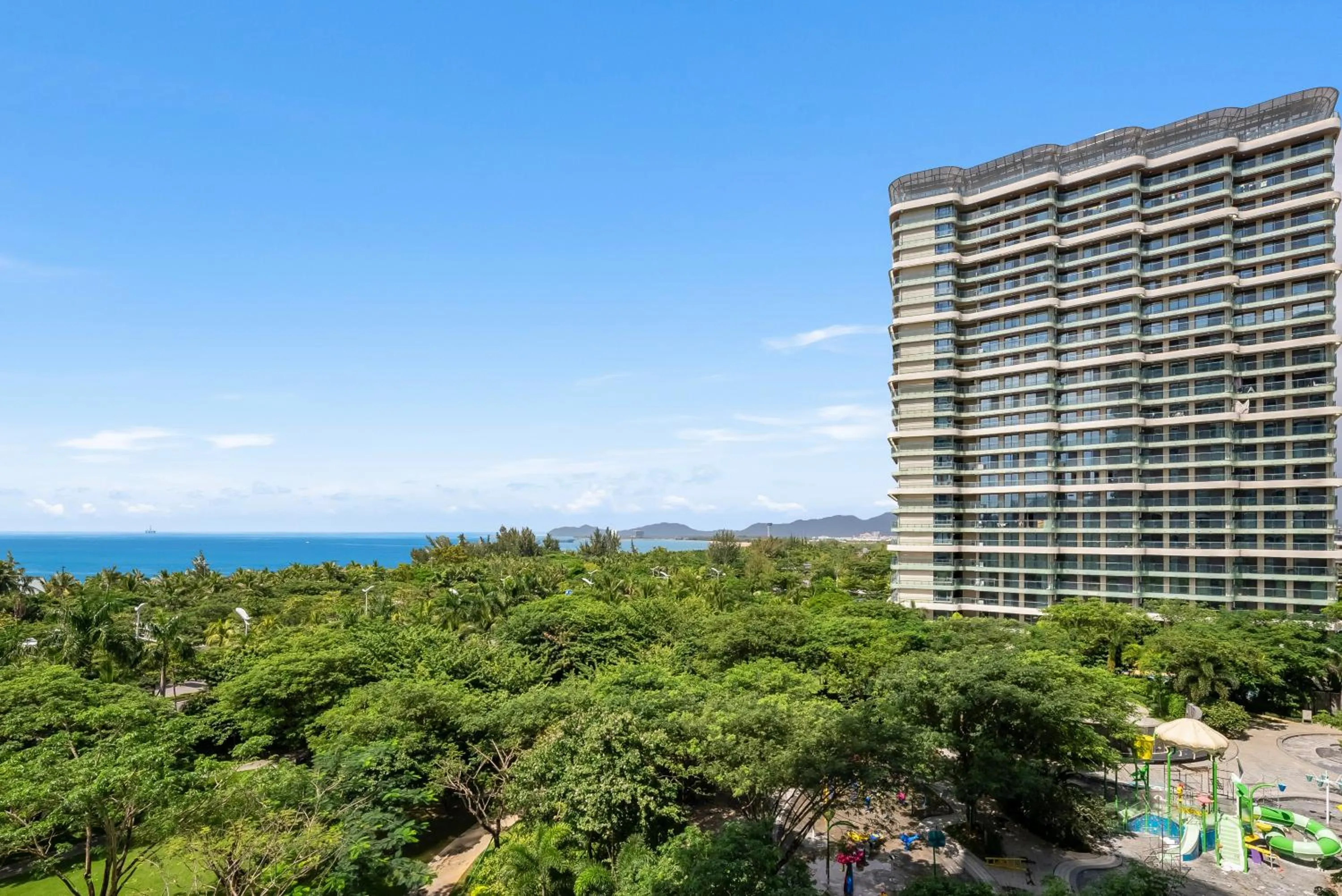 Property building in Elnob Seaview Aparthotel Hai Tang Bay Sanya