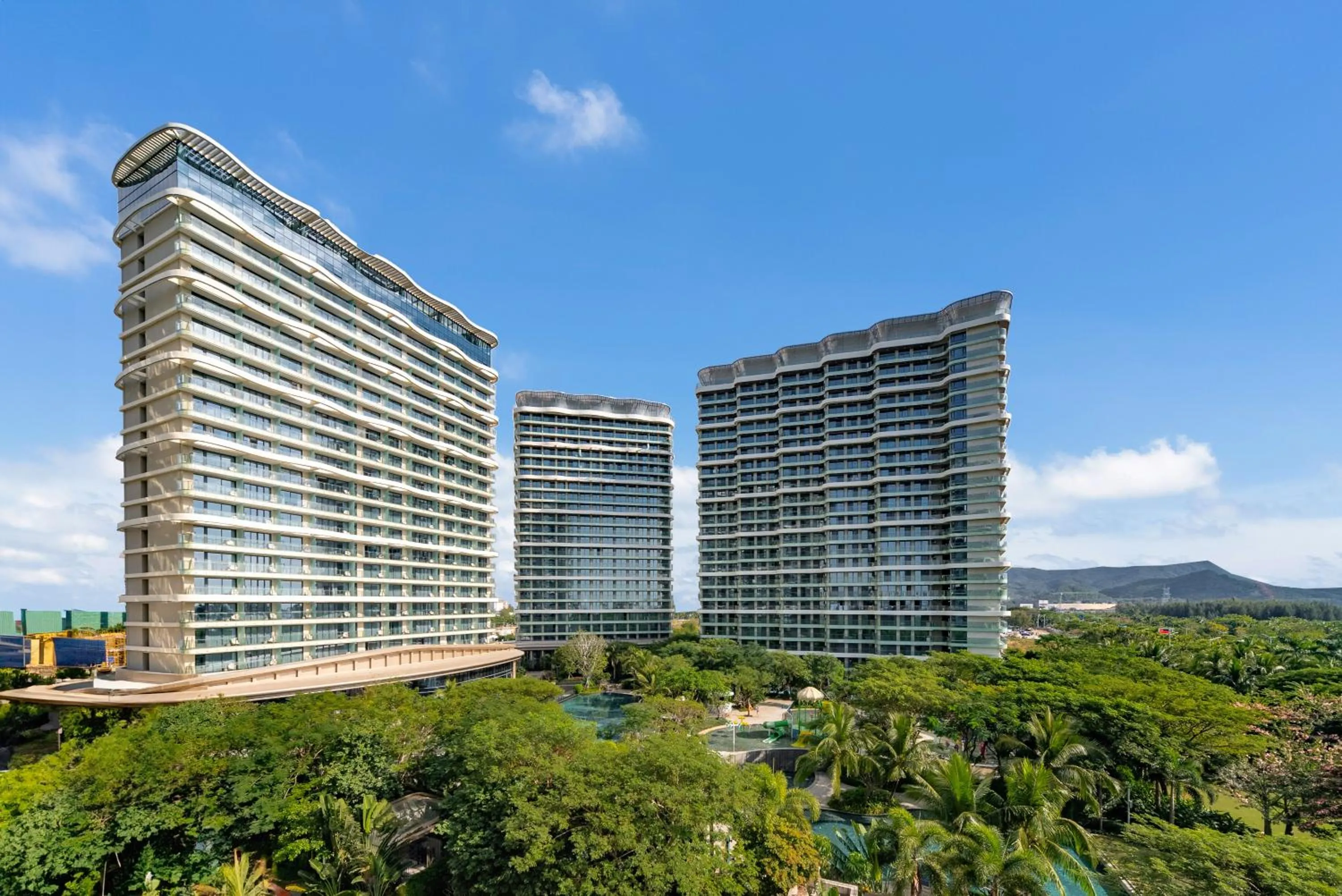 Property building in Elnob Seaview Aparthotel Hai Tang Bay Sanya