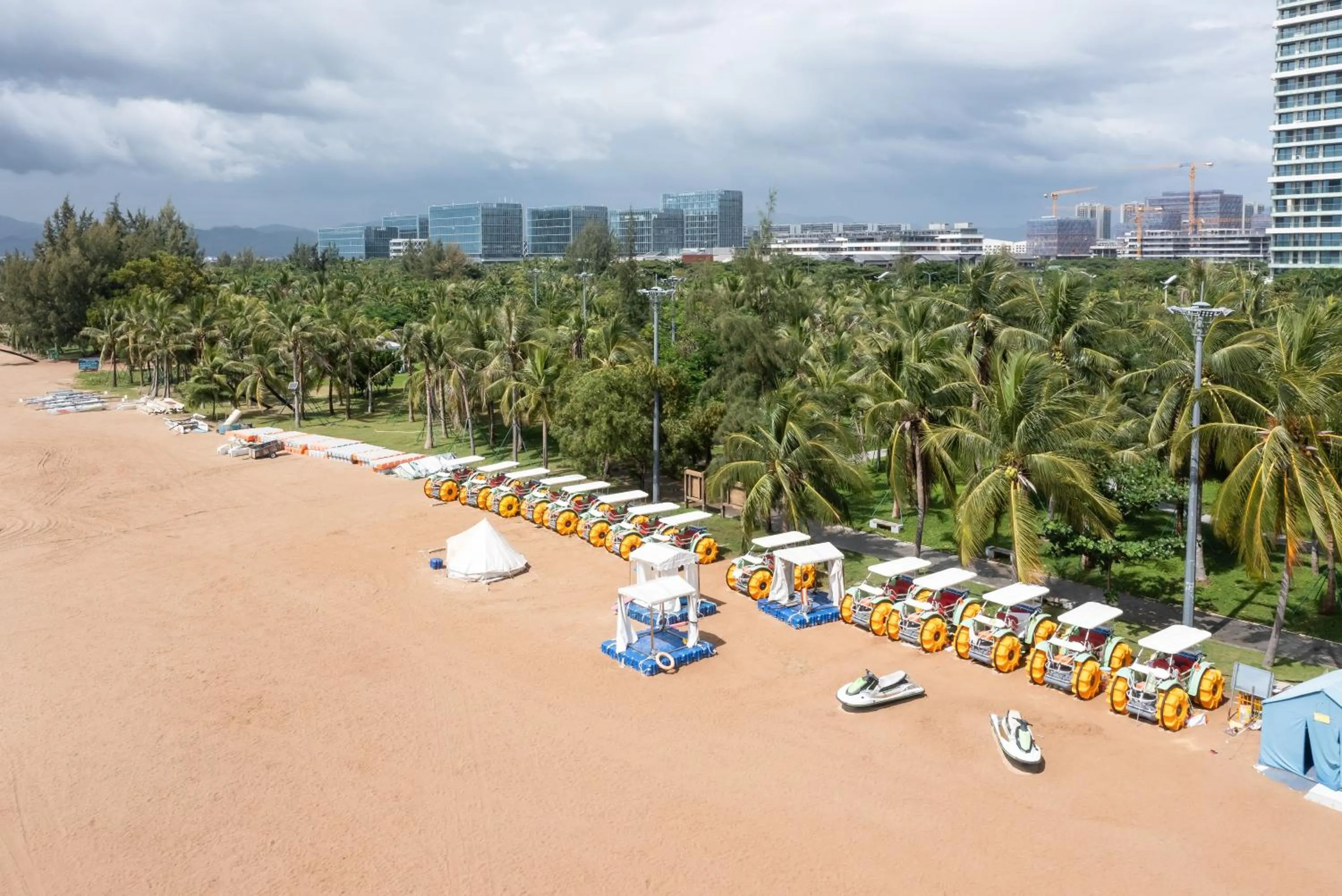 Beach in Elnob Seaview Aparthotel Hai Tang Bay Sanya
