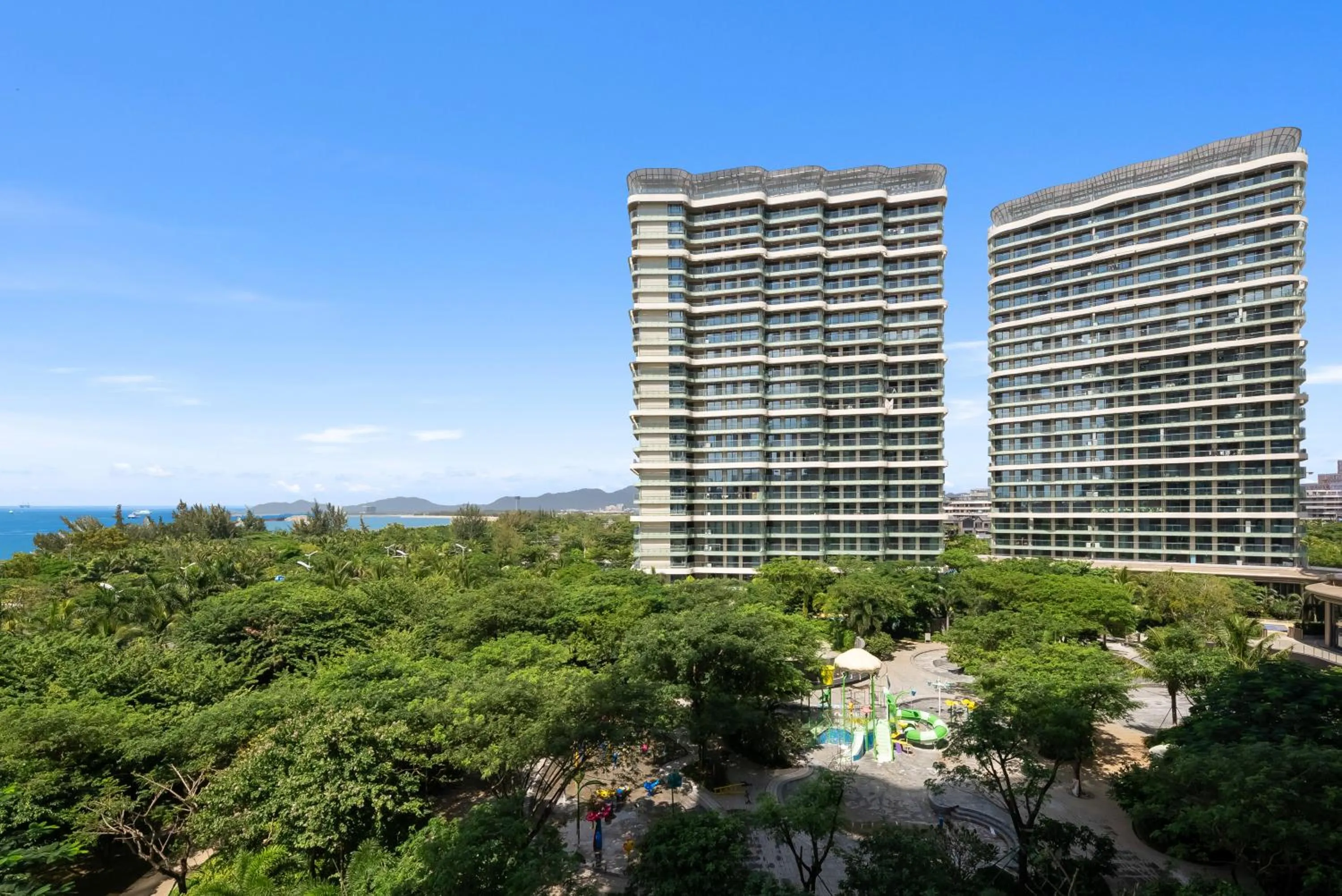 Property building in Elnob Seaview Aparthotel Hai Tang Bay Sanya