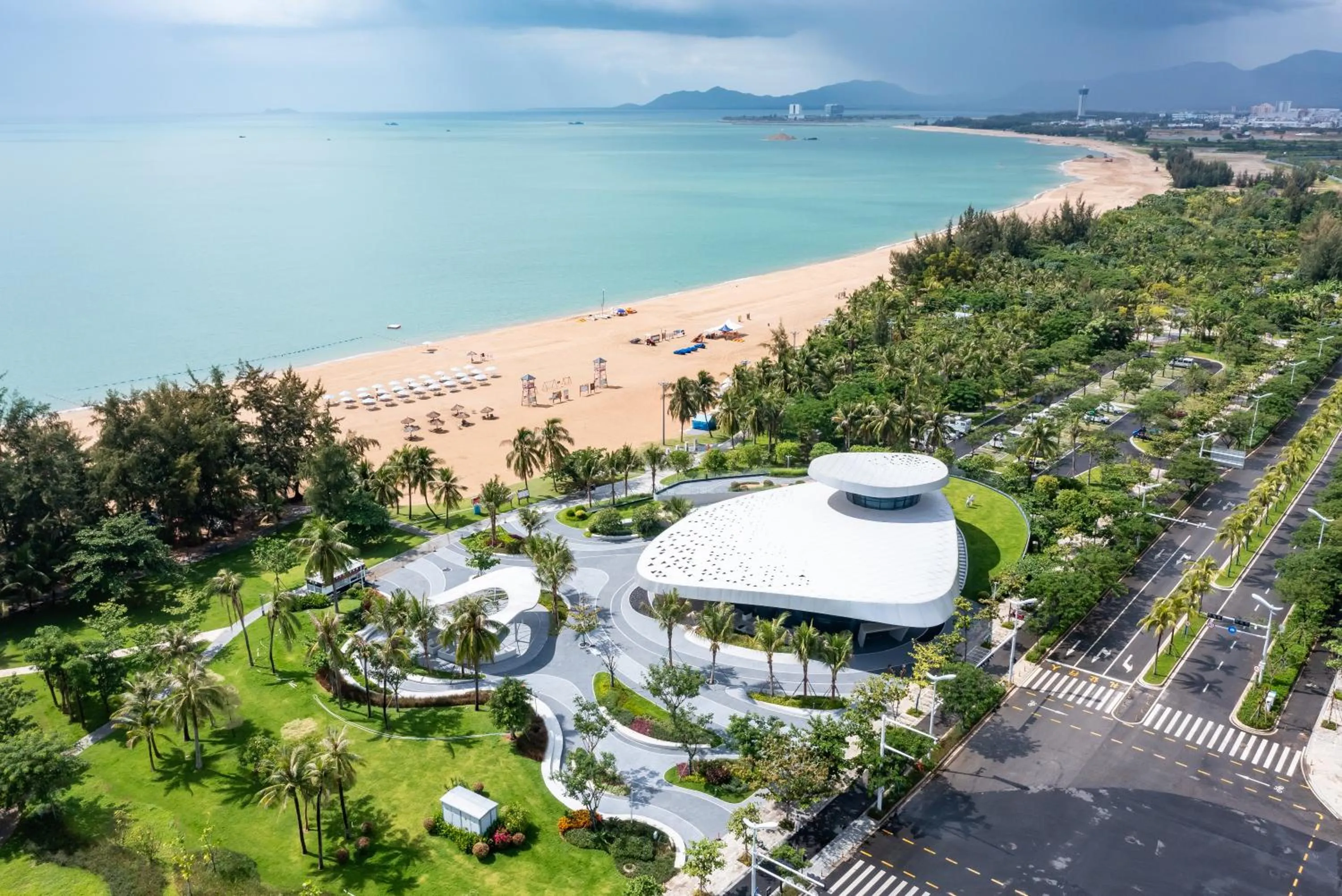 Beach in Elnob Seaview Aparthotel Hai Tang Bay Sanya