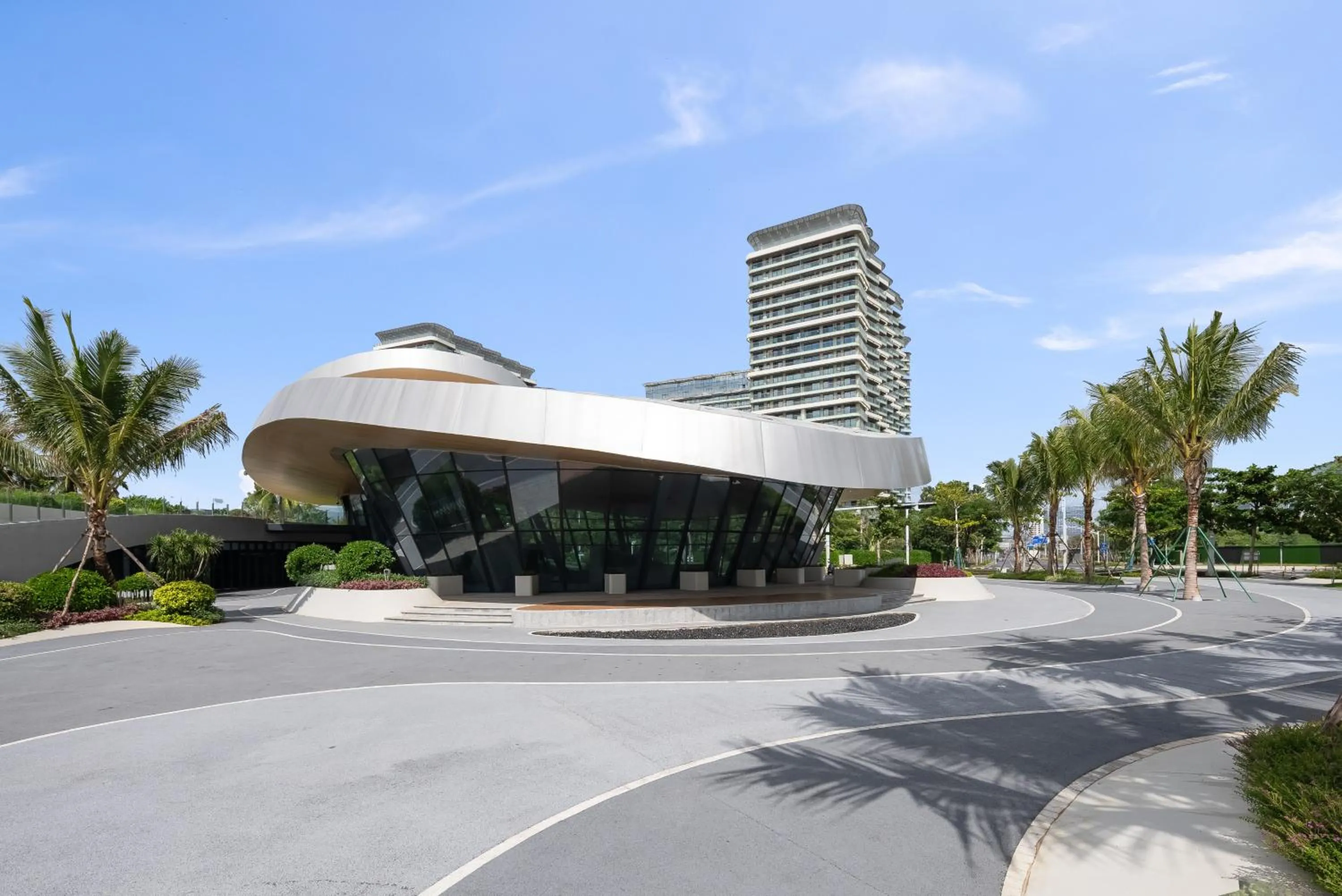 Property building in Elnob Seaview Aparthotel Hai Tang Bay Sanya