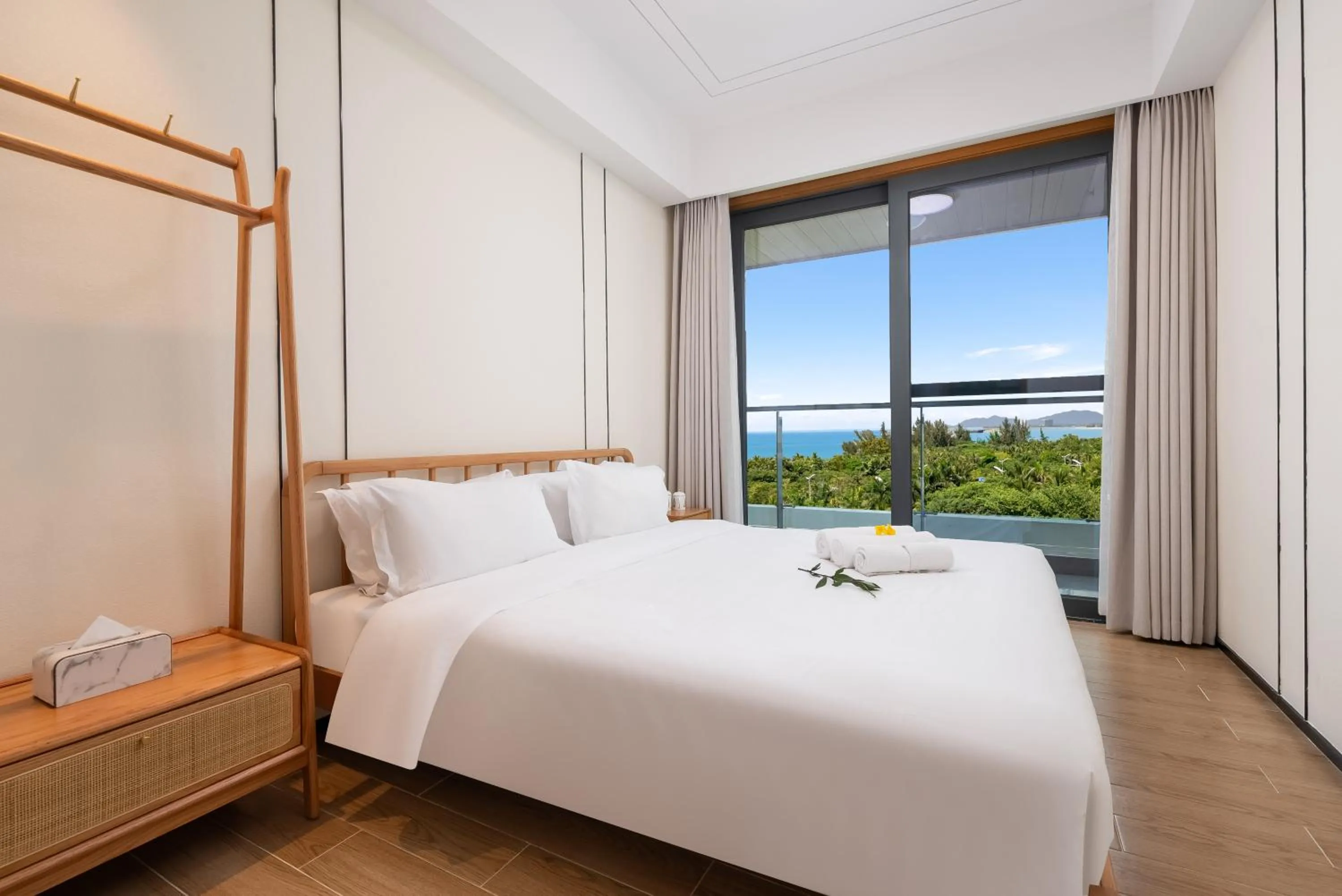 Bedroom, Bed in Elnob Seaview Aparthotel Hai Tang Bay Sanya