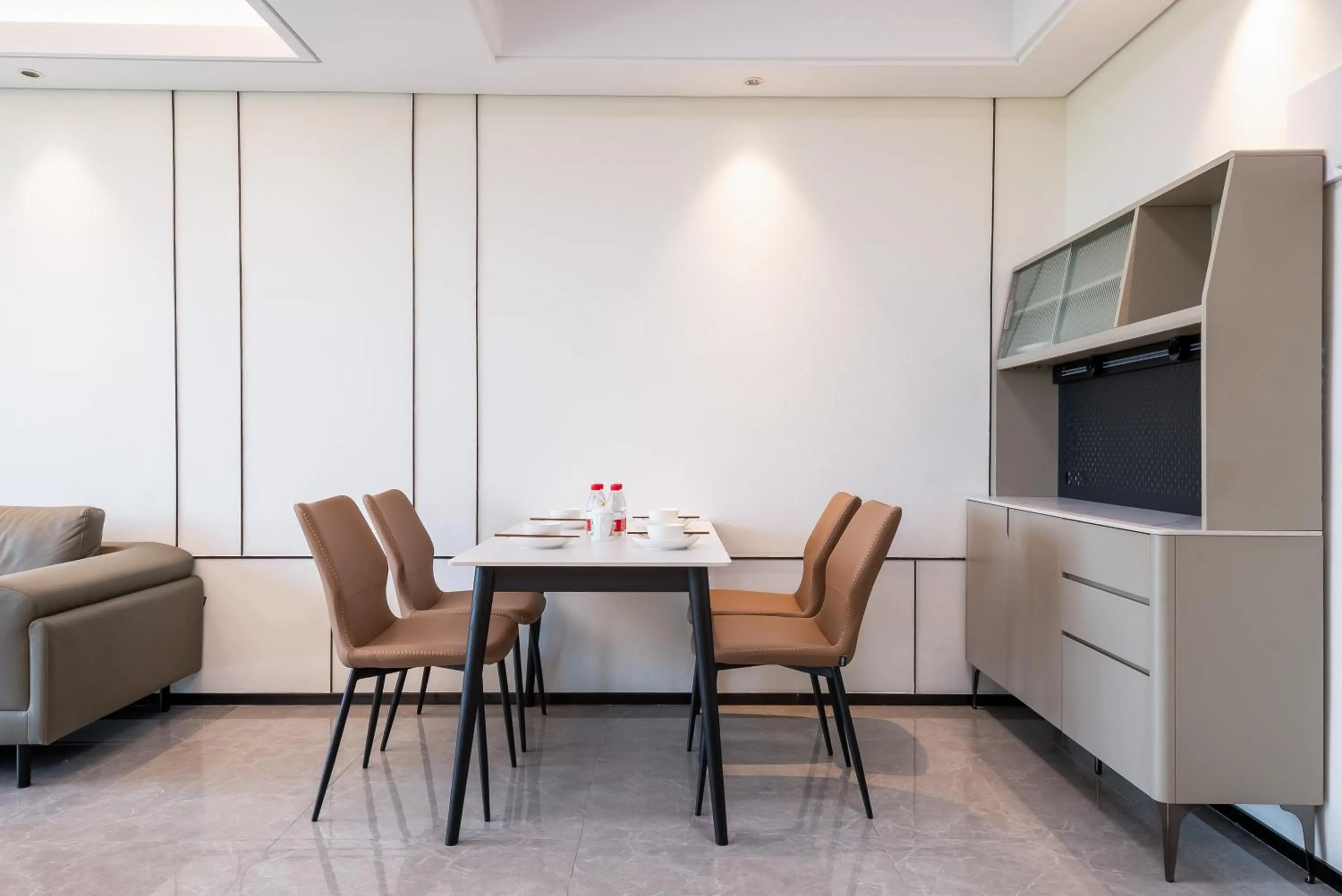 Dining area in Elnob Seaview Aparthotel Hai Tang Bay Sanya