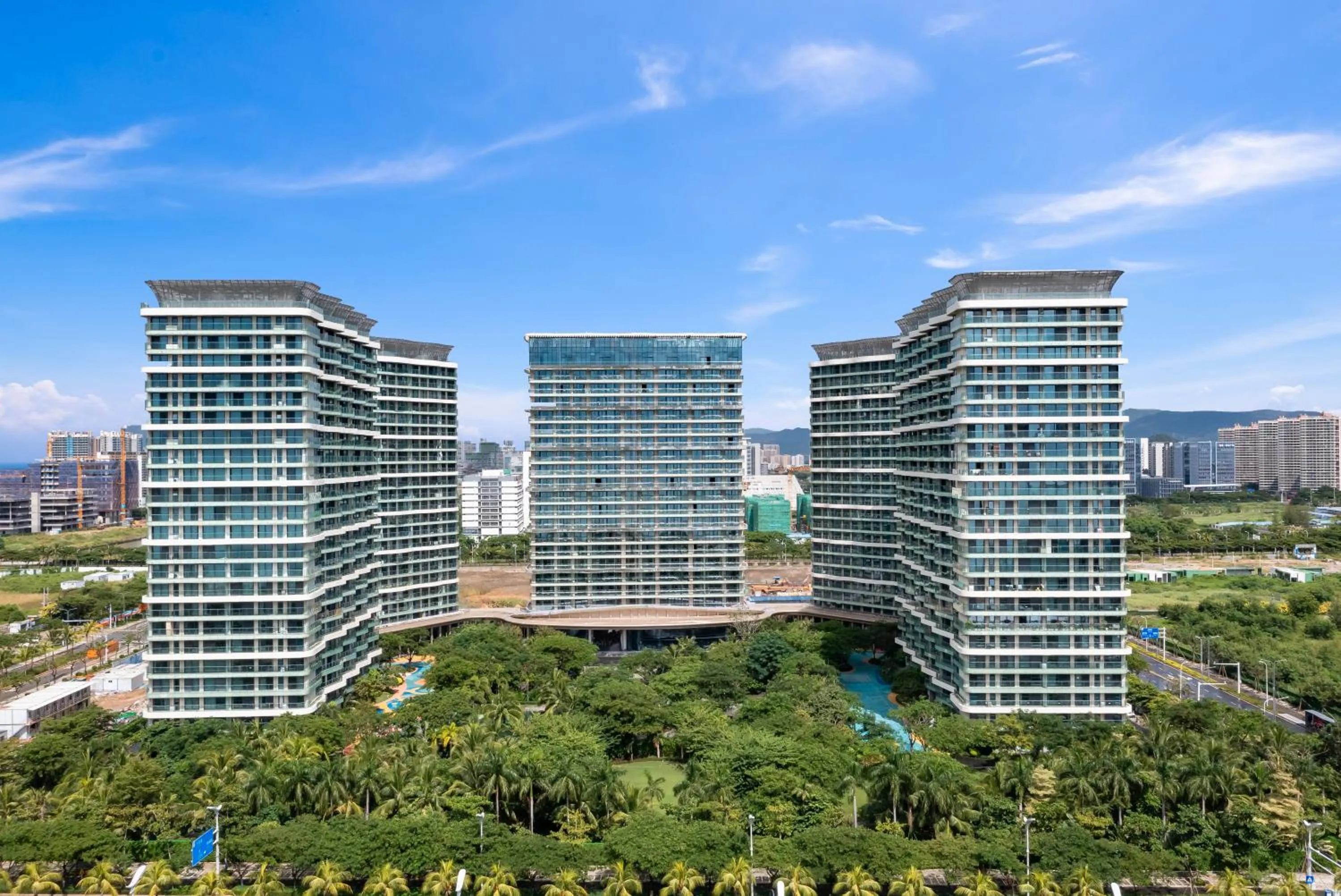 Property building in Elnob Seaview Aparthotel Hai Tang Bay Sanya