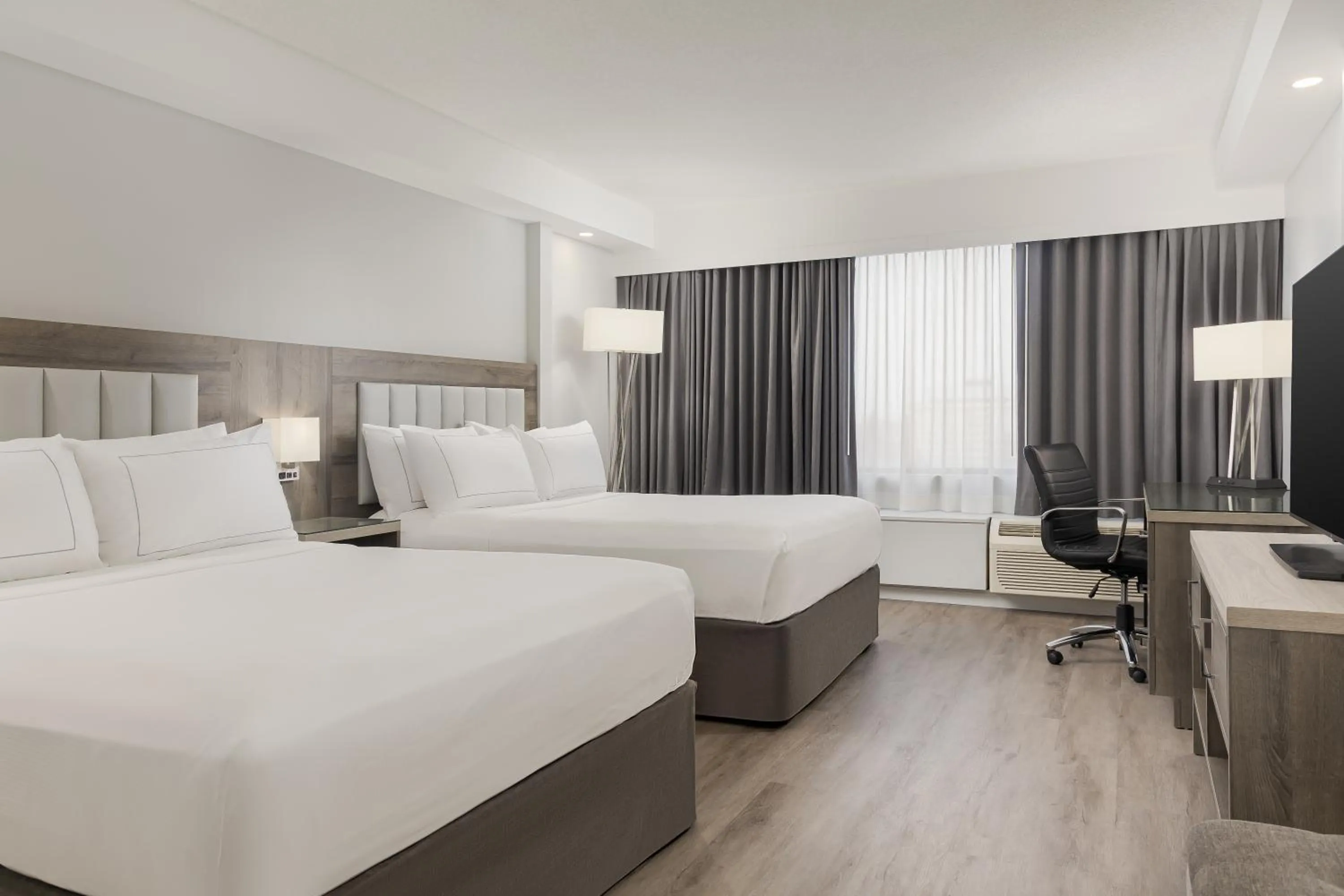 Bed in Doubletree by Hilton London